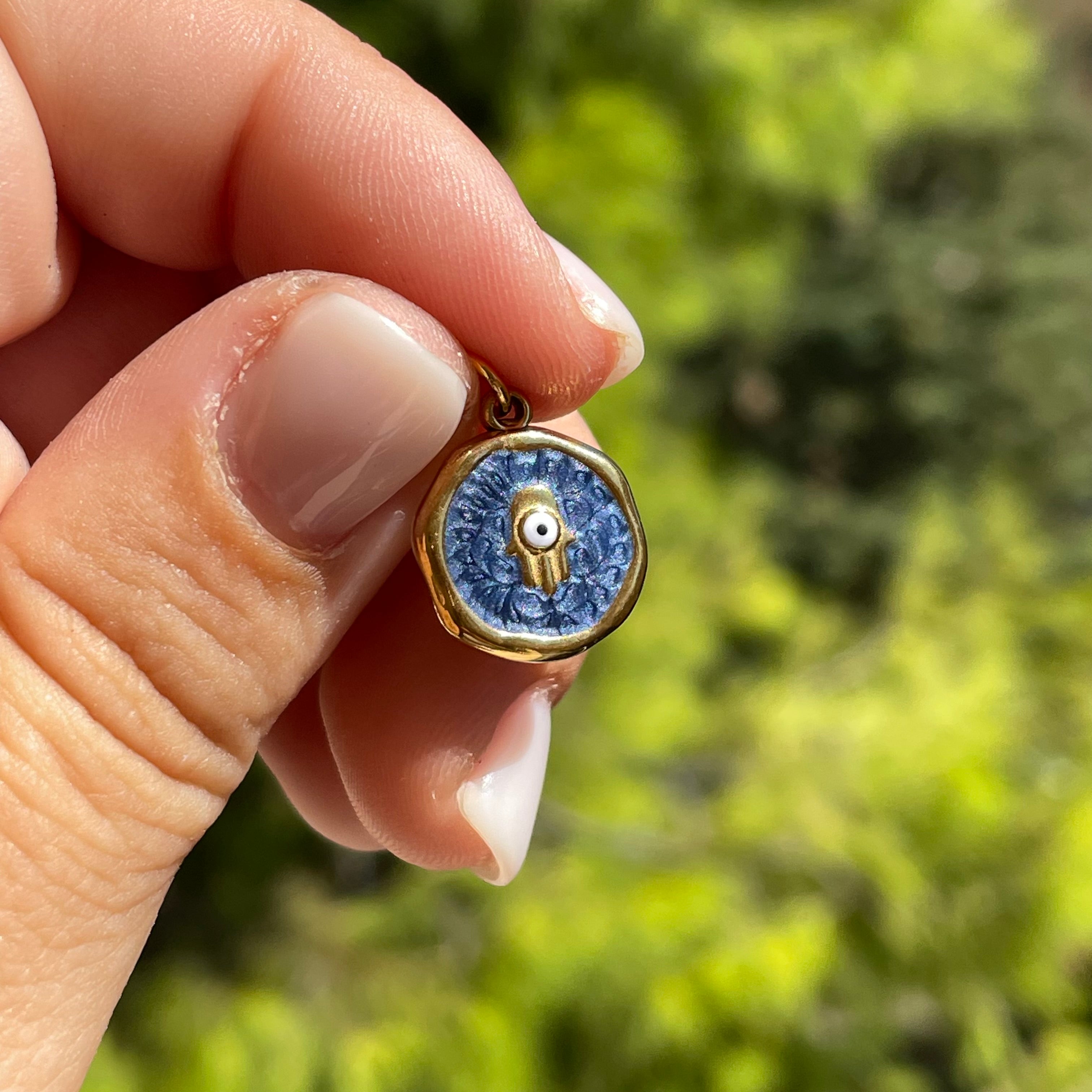 Charm mano di Fatima blu
