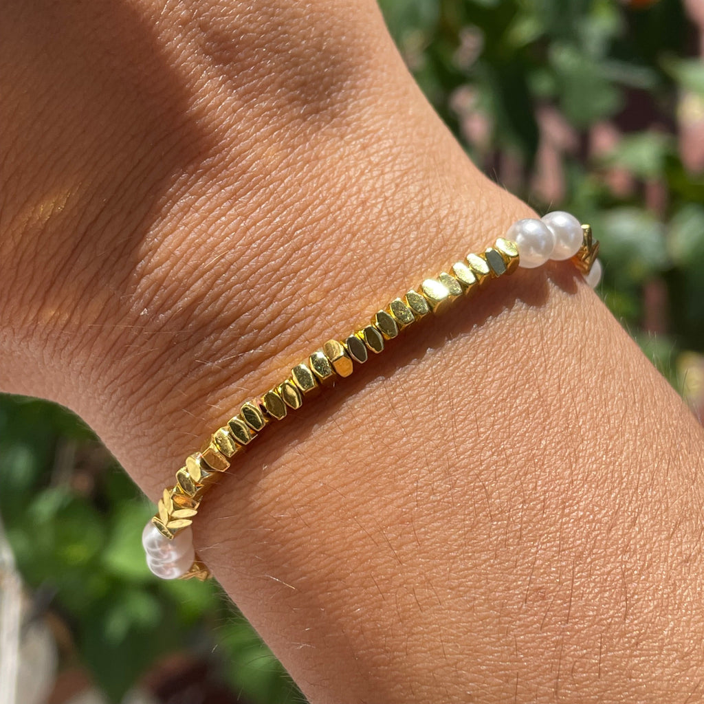 Bracciale con perle e quadratini