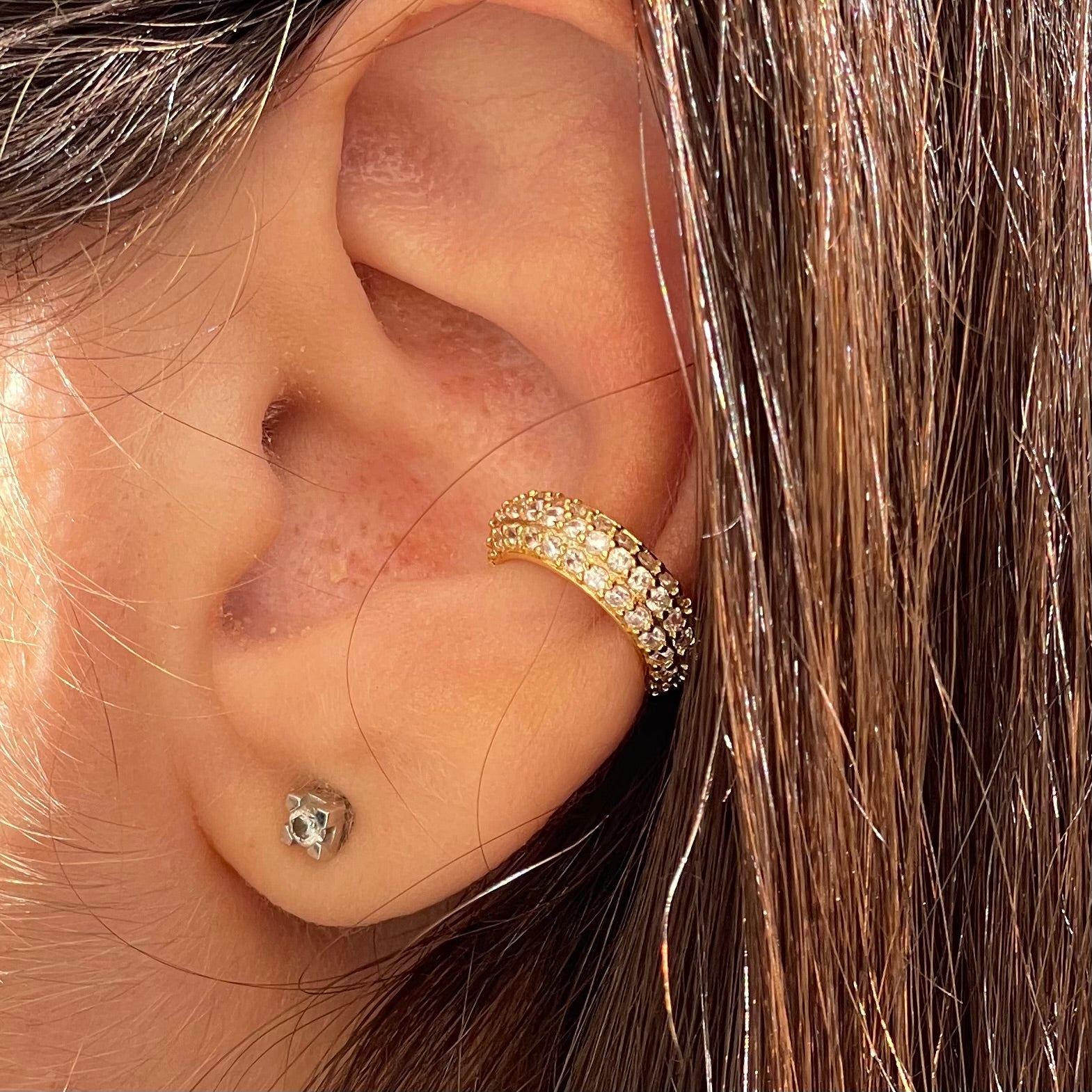 Ear cuff mini con zirconi colorati in 4 colori