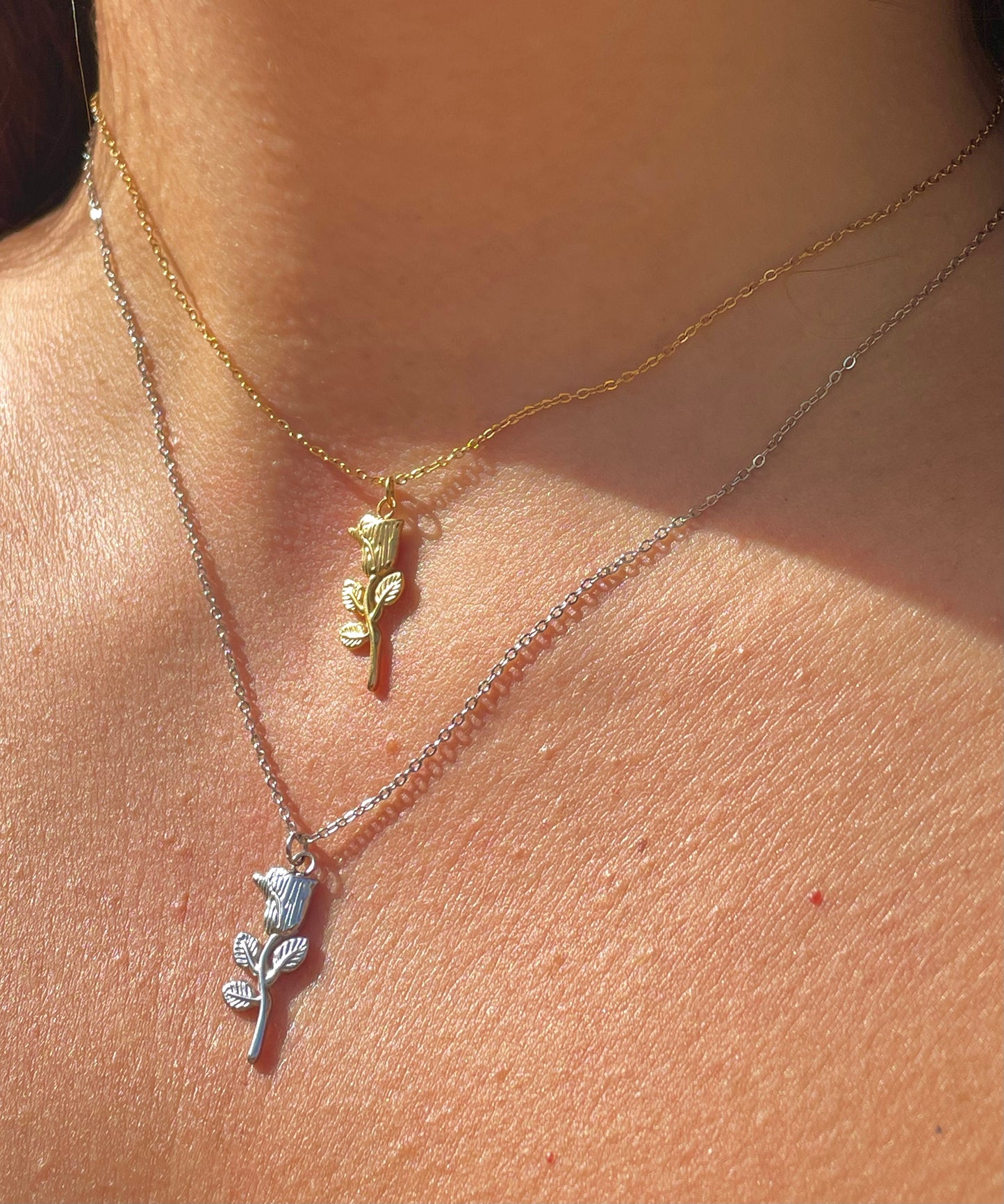 Collana rosa in 2 colori