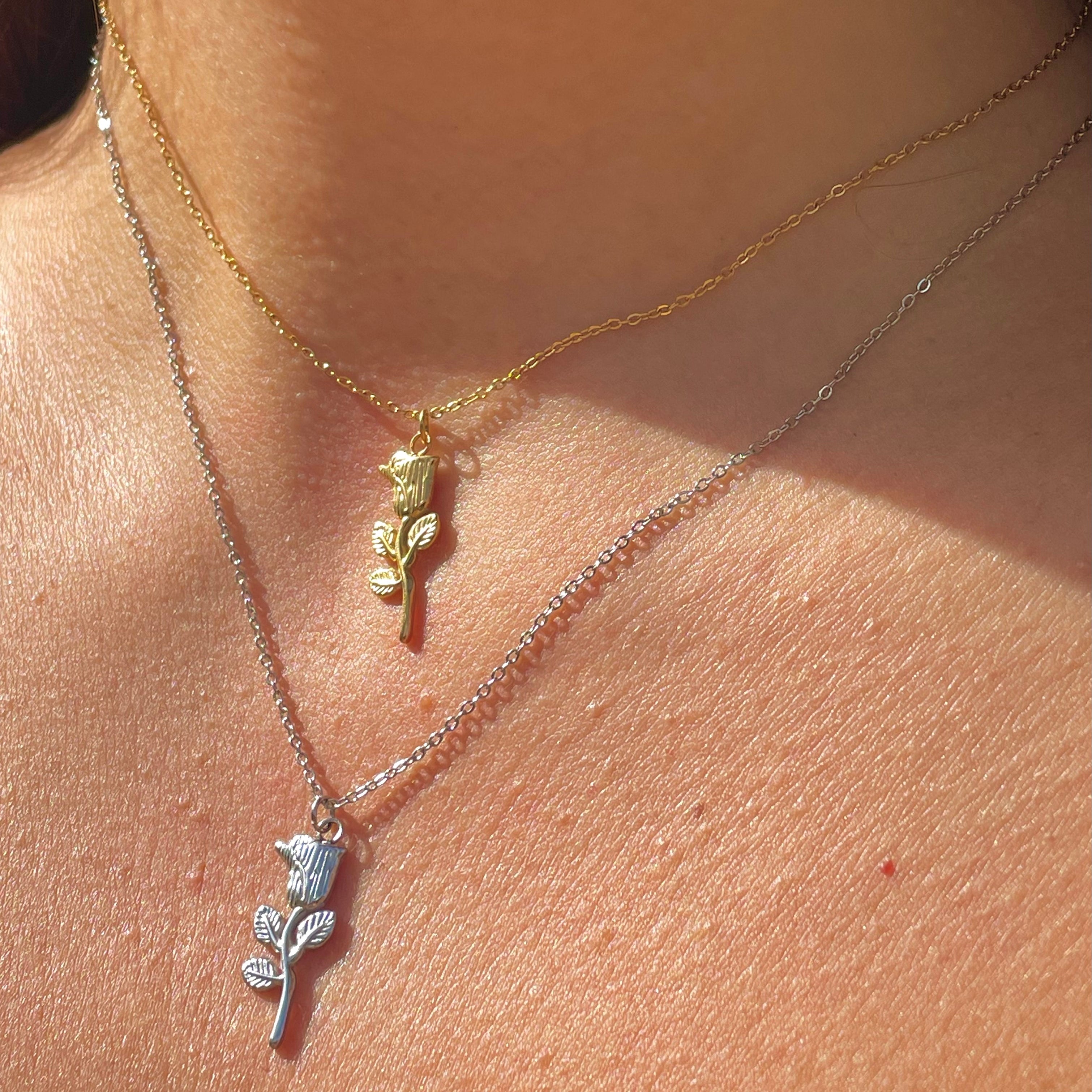 Collana rosa in 2 colori