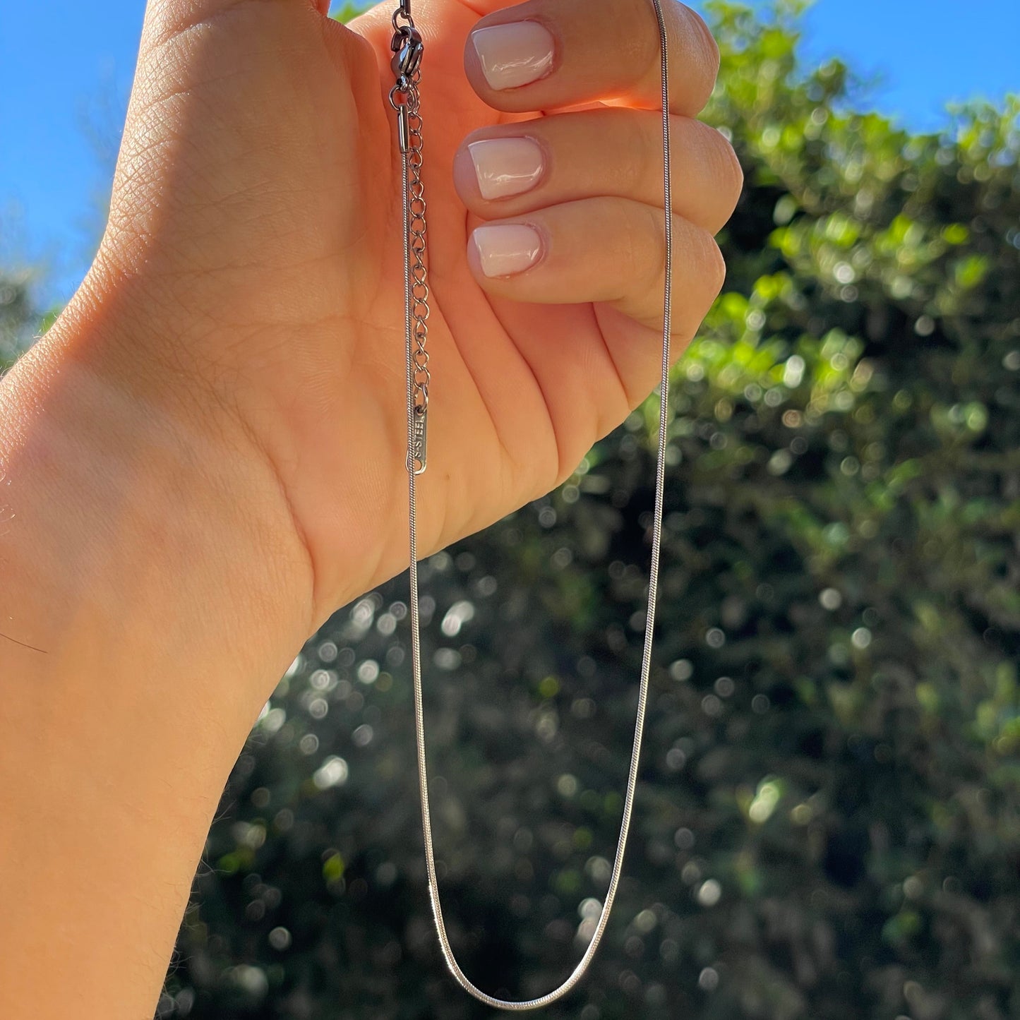 Collana filo semplice in 2 colori