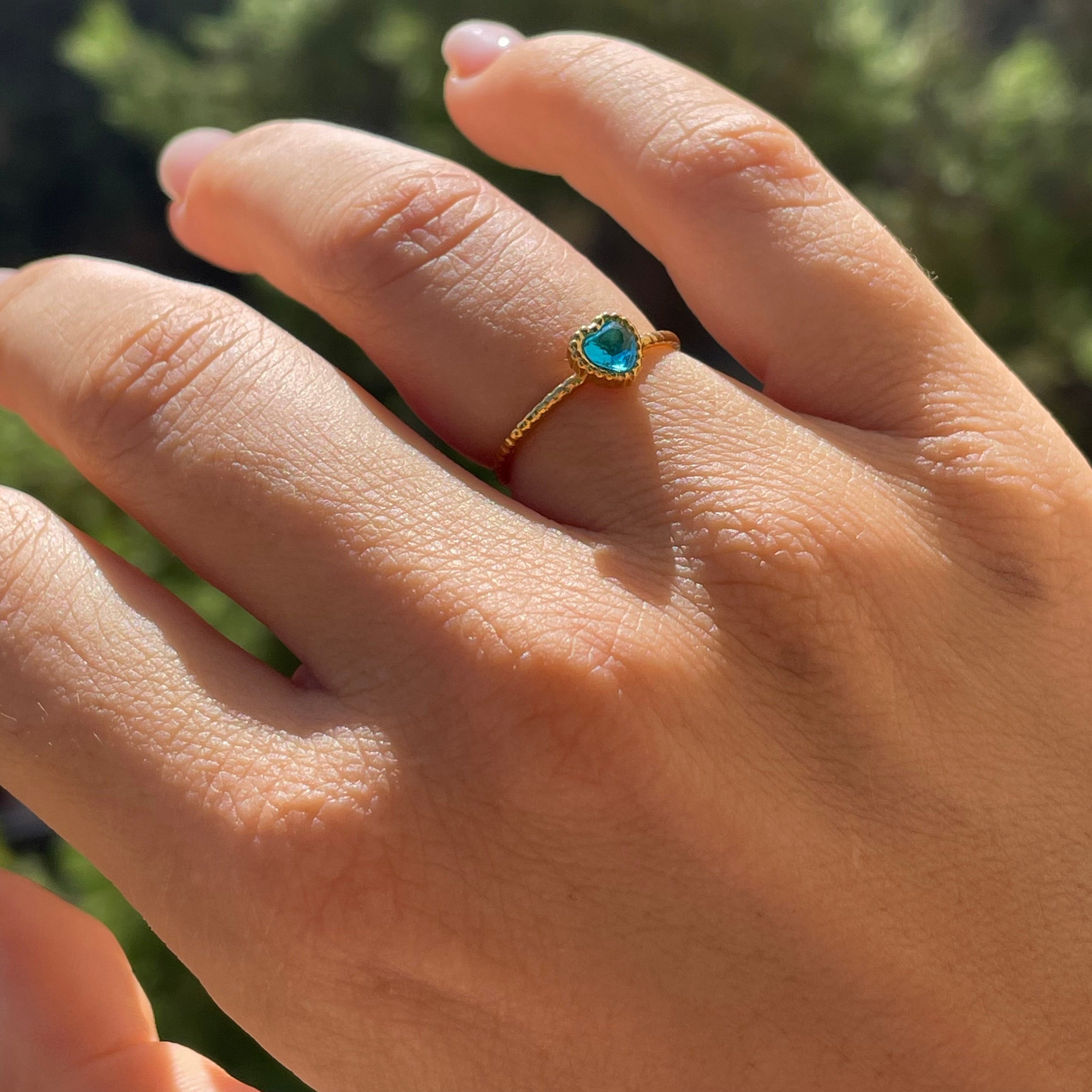 Anello cuoricino in 5 colori
