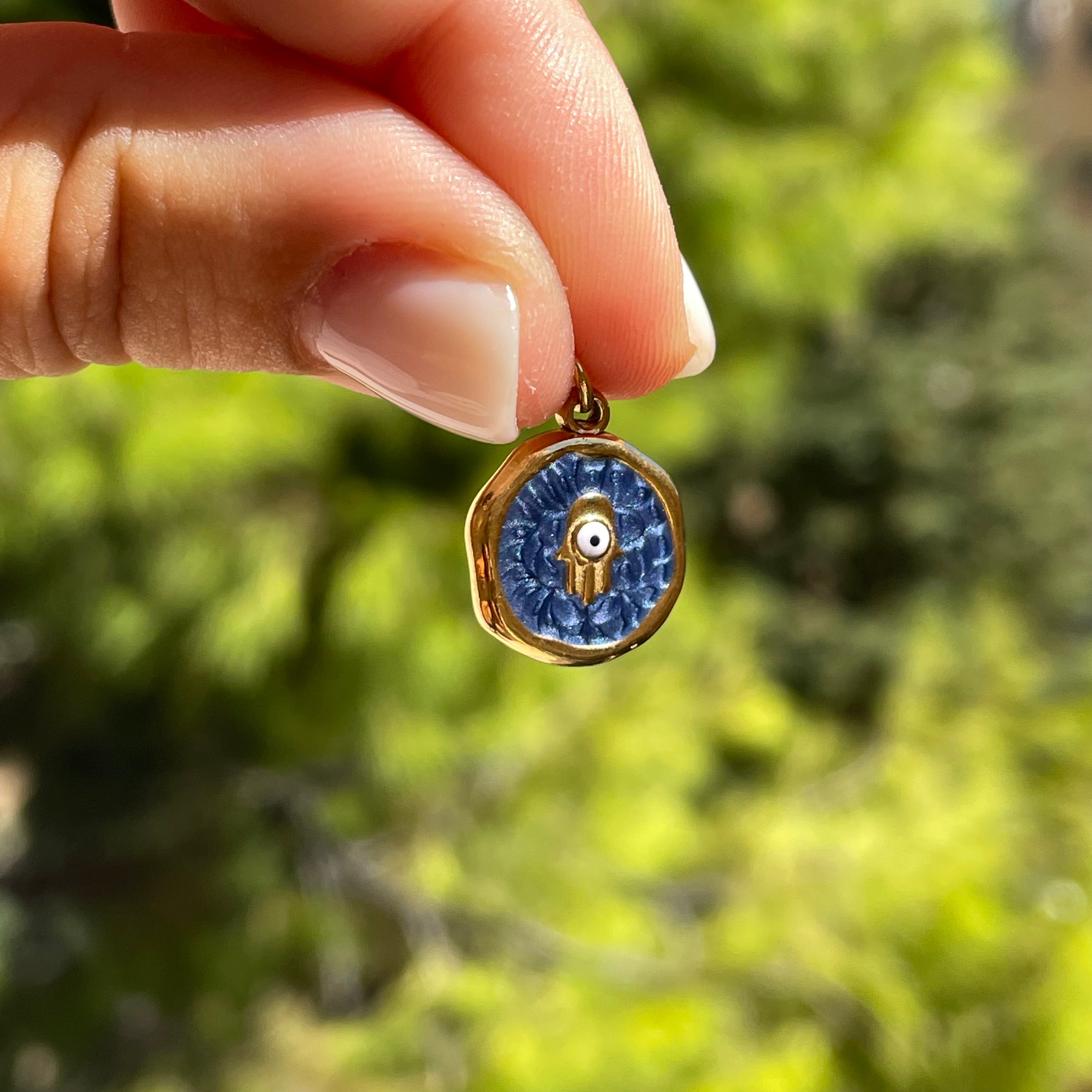 Charm mano di Fatima blu