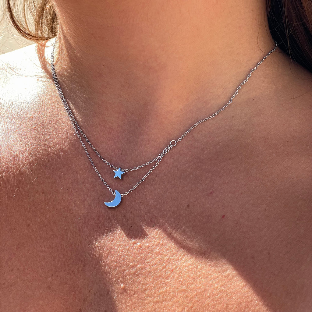 Collana a doppio giro con stella e luna in 2 colori
