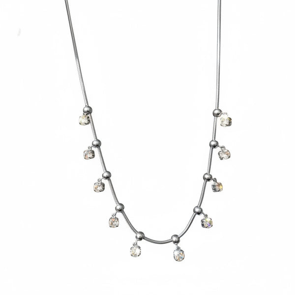 Collana e orecchini con coda di sirena e ciondolo in filo di Collana e orecchini con coda di sirena e ciondolo in filo di