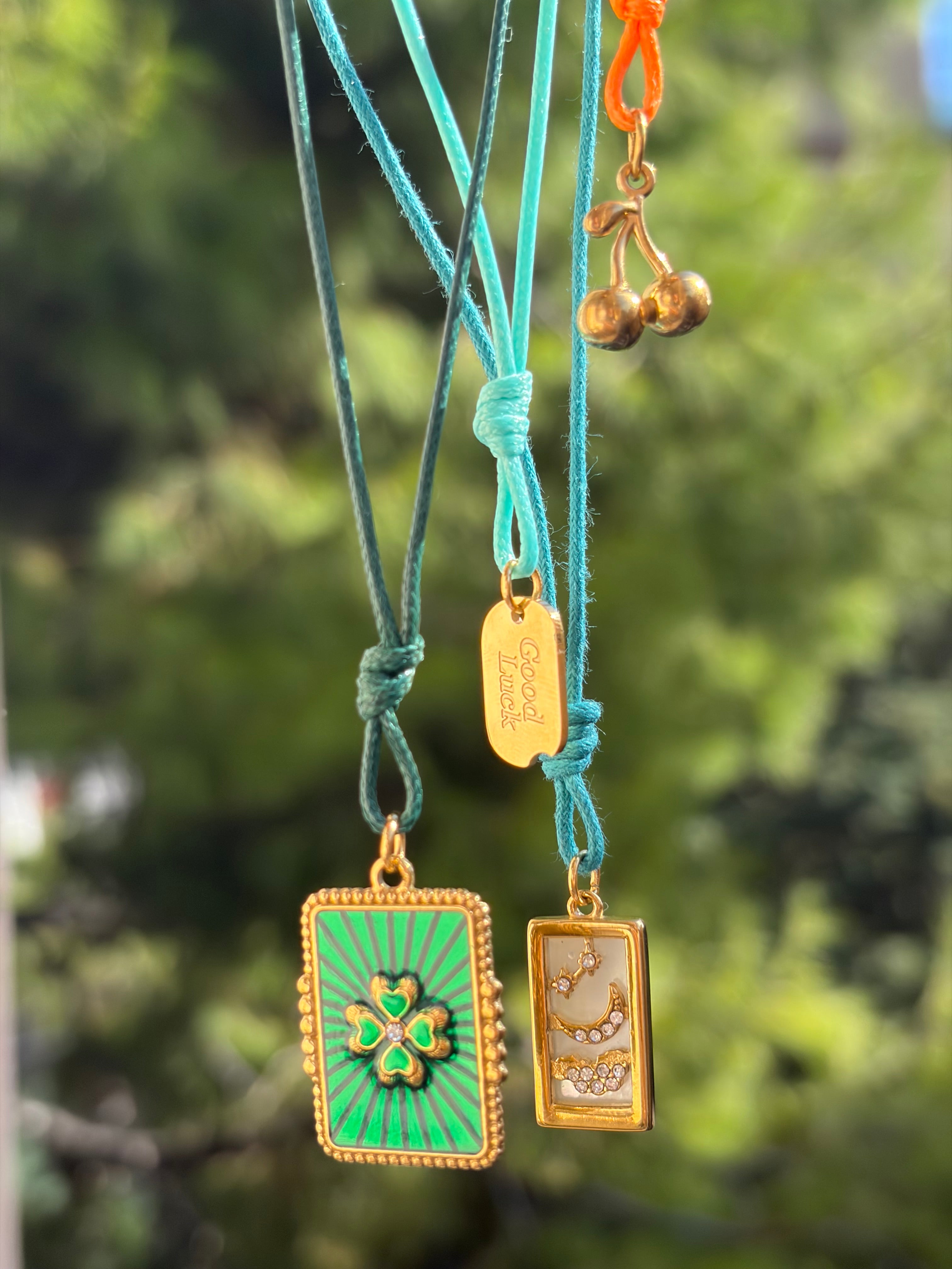 Collana Nodocolore in 18 colori