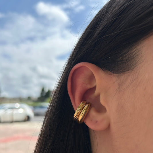 Ear cuff ondeggiante piccolo in 2 colori