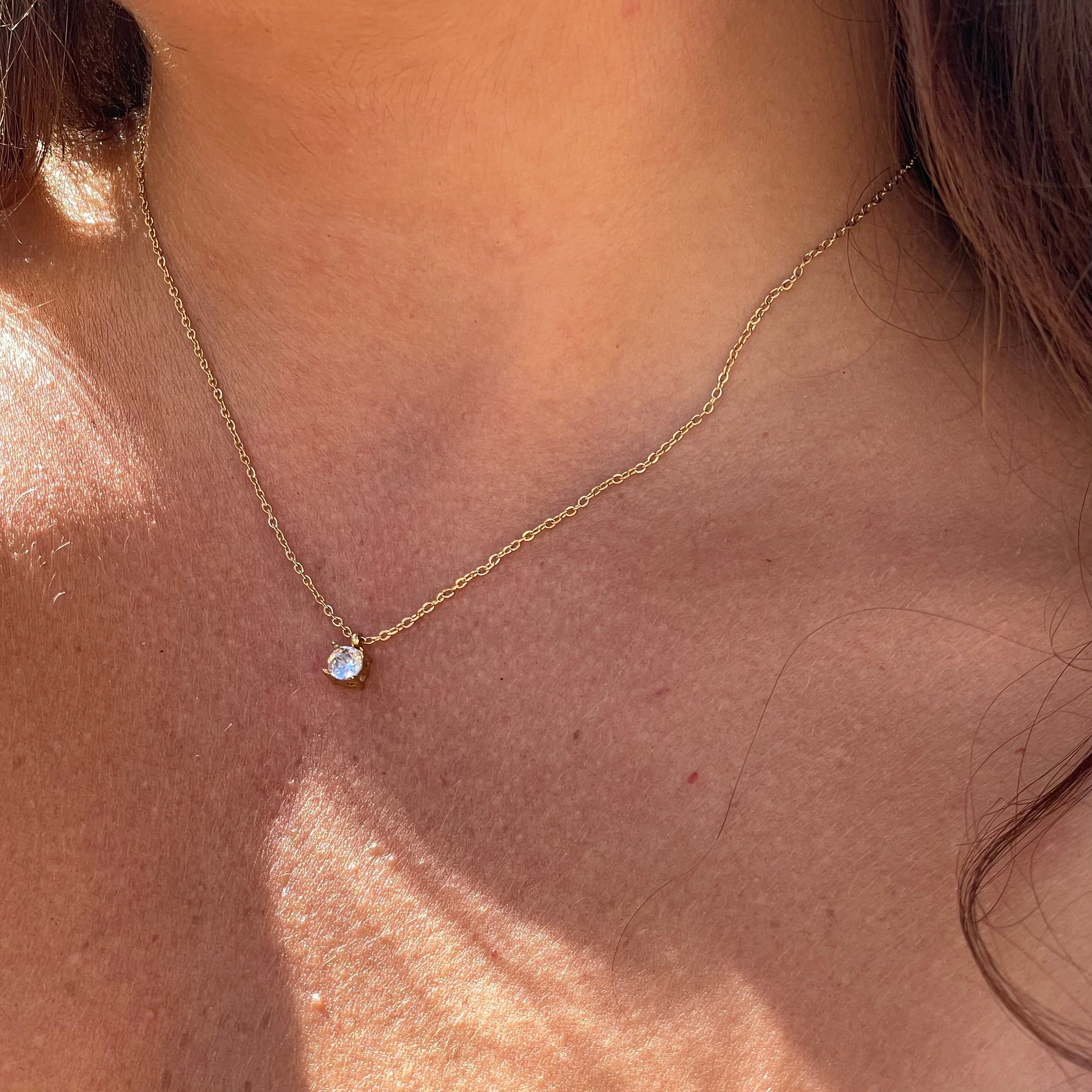 Collana punto luce in 2 colori