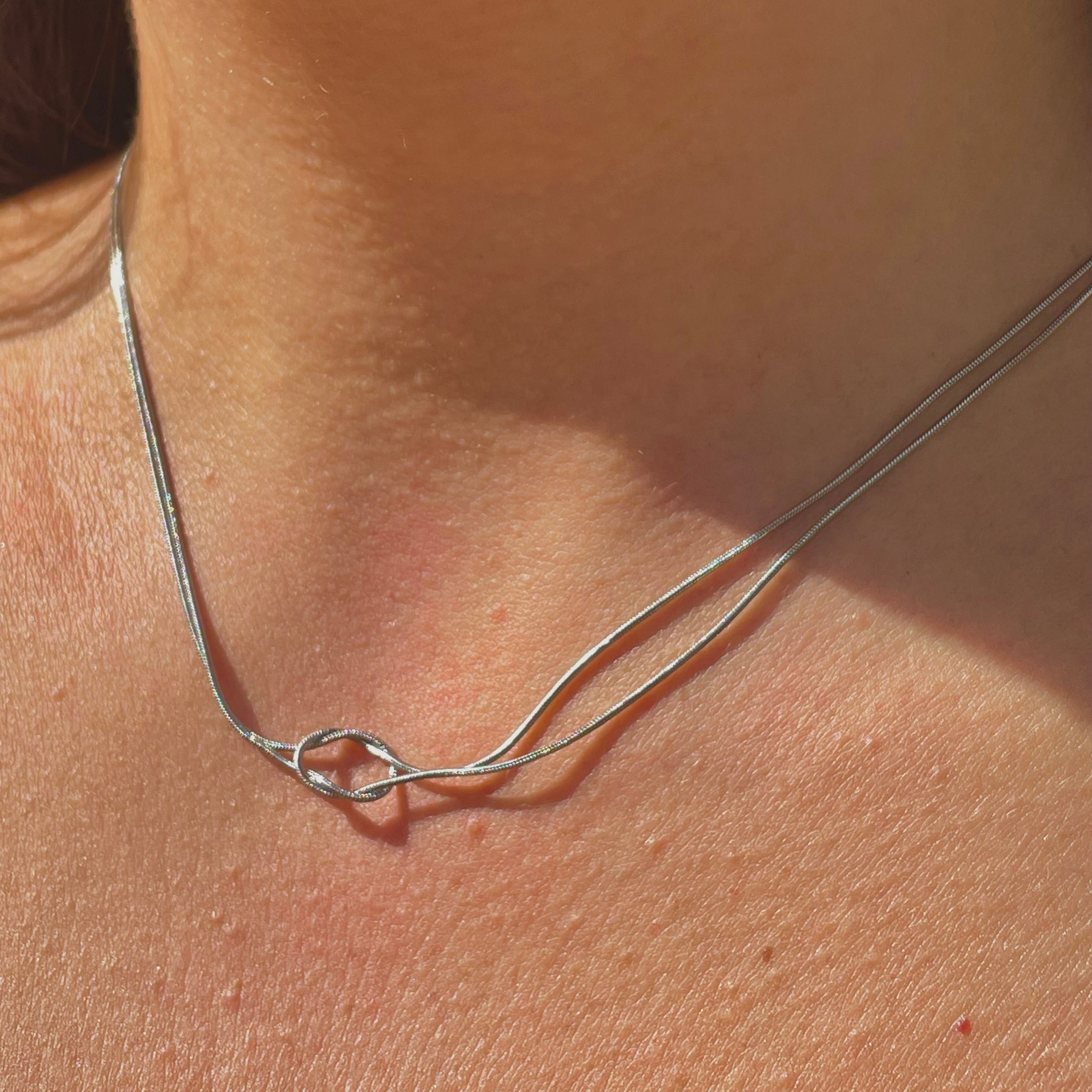 Collana nodo largo in 2 colori