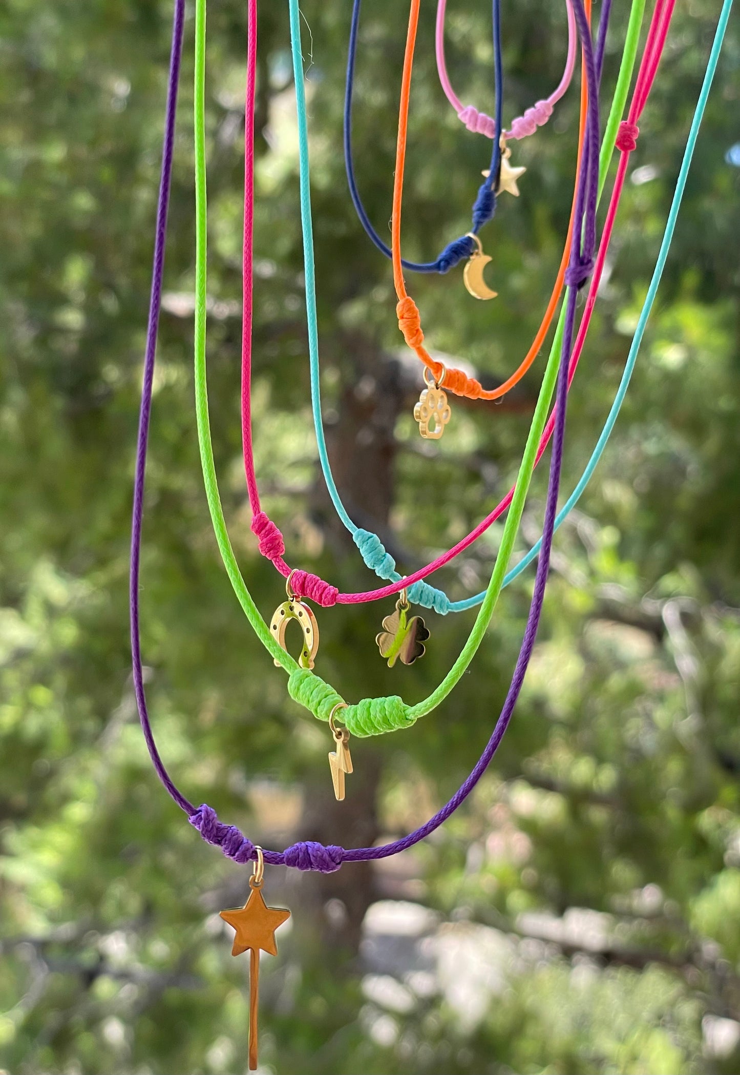 Collana colorata con charmimini in 7 colori