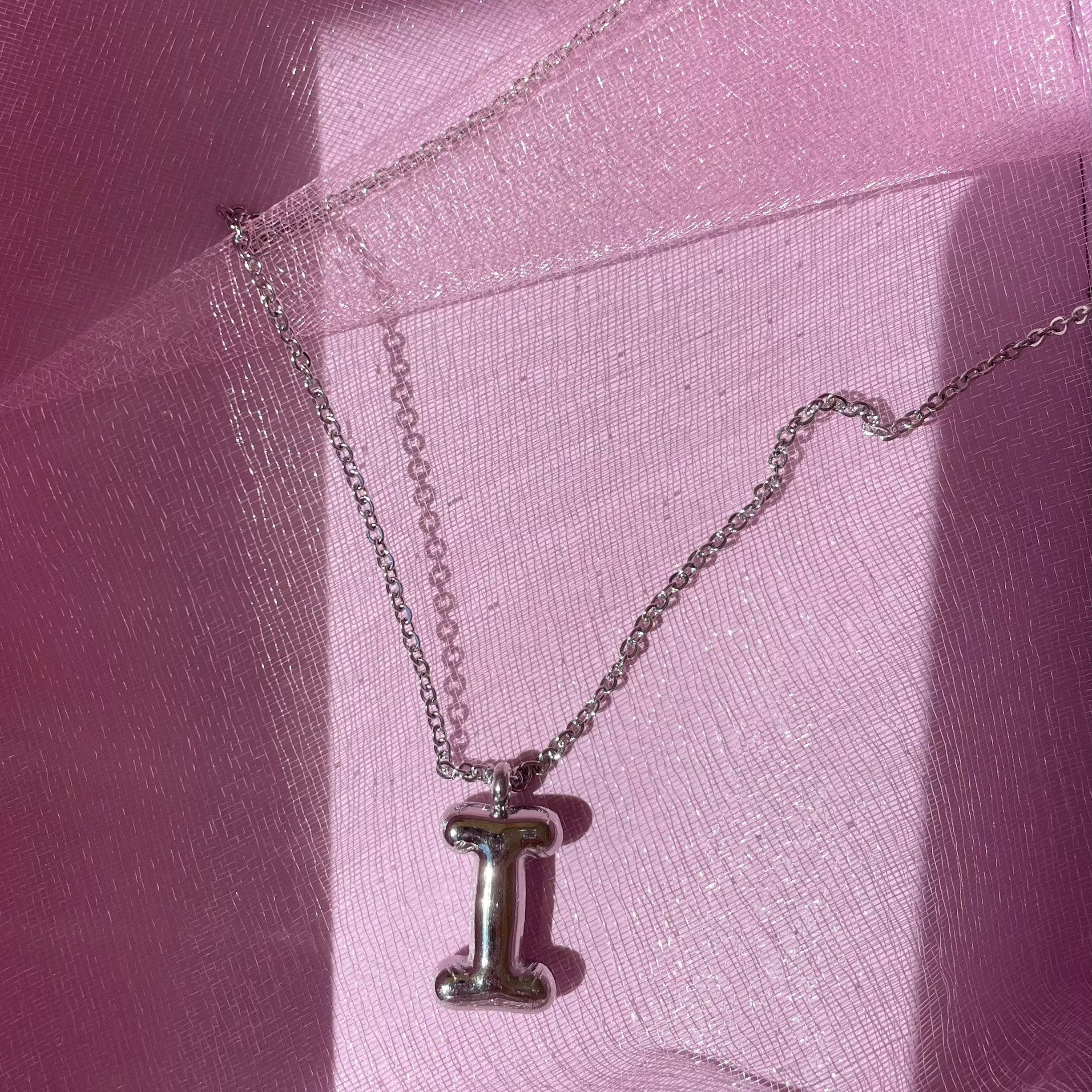 Collana letterina a palloncino in 2 colori