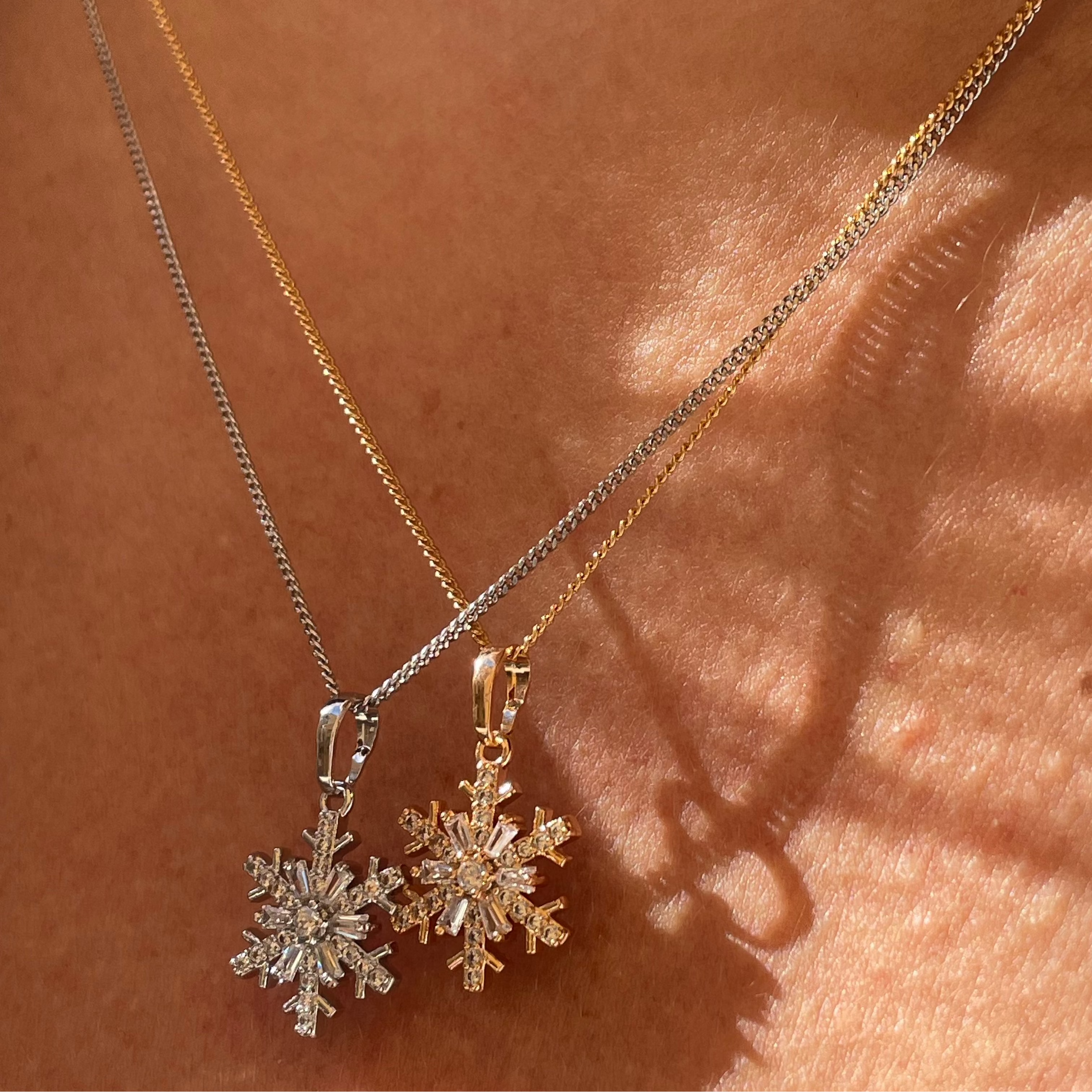 Collana fiocco di neve in 2 colori