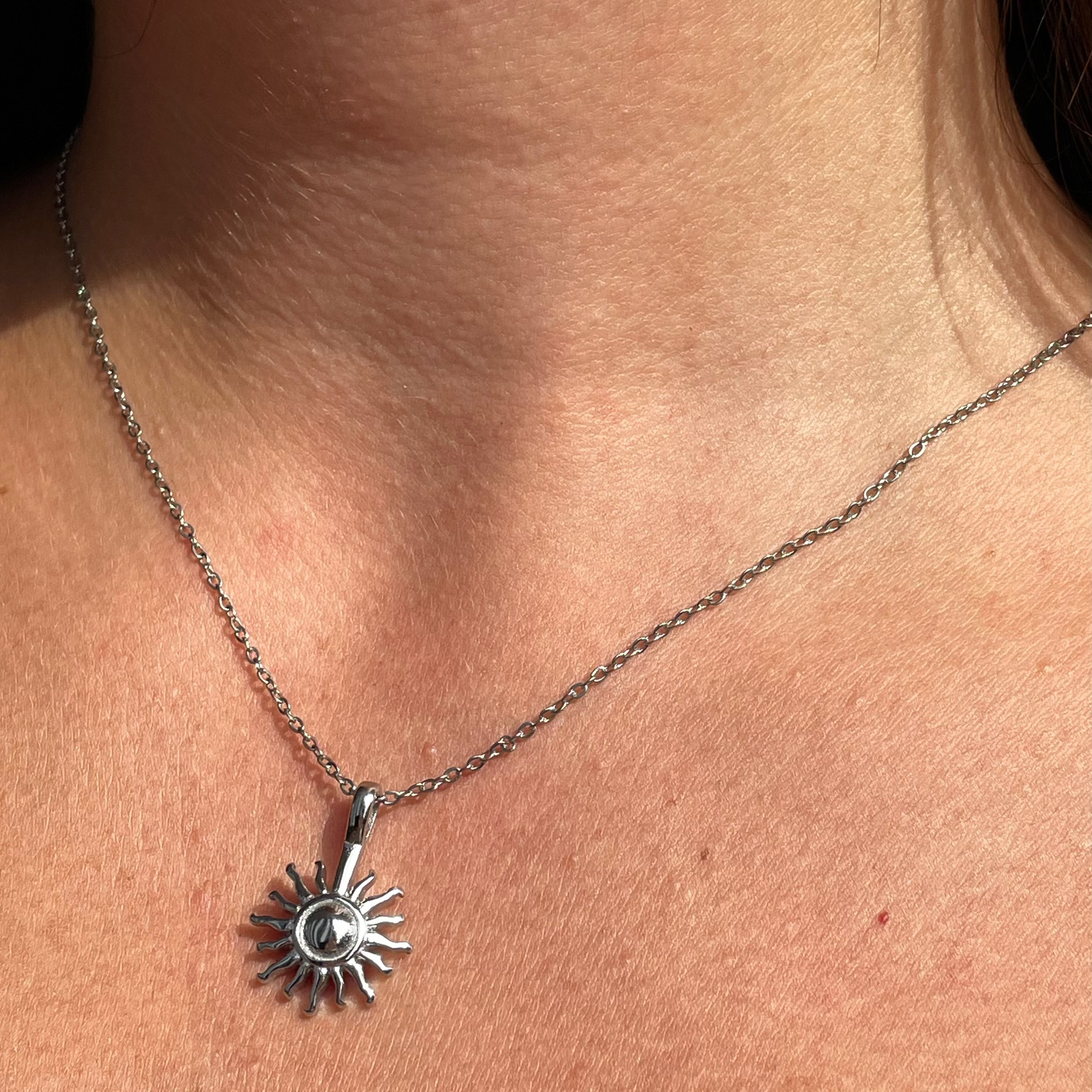 Collana sole grande in 2 colori
