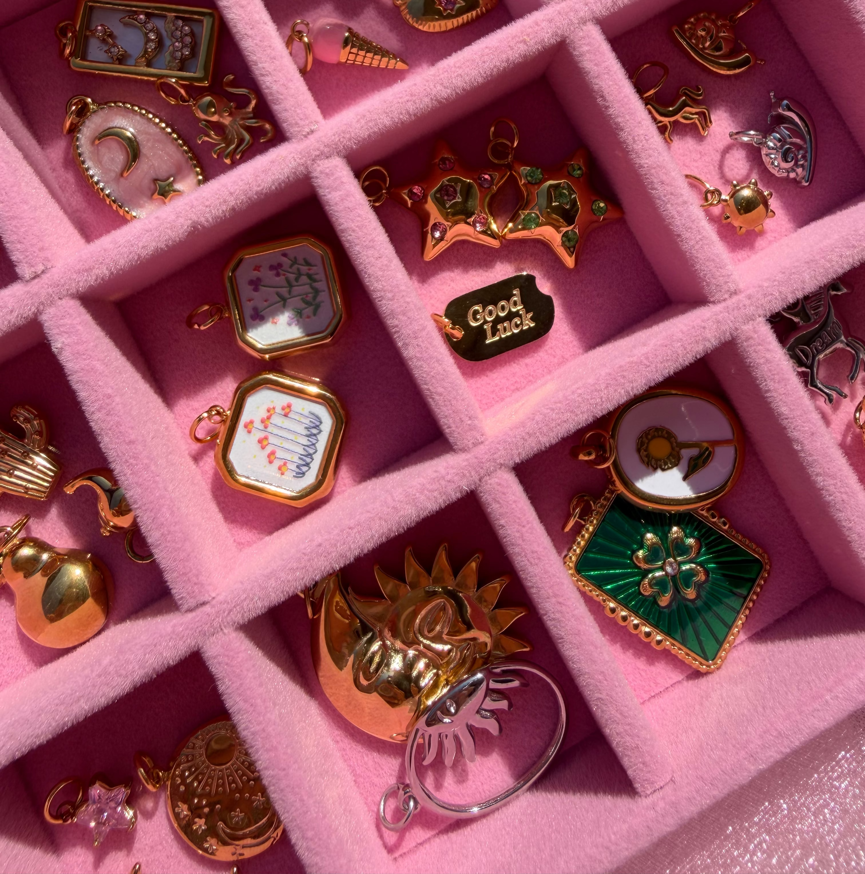 Charm Prato fiorito in 2 fantasie