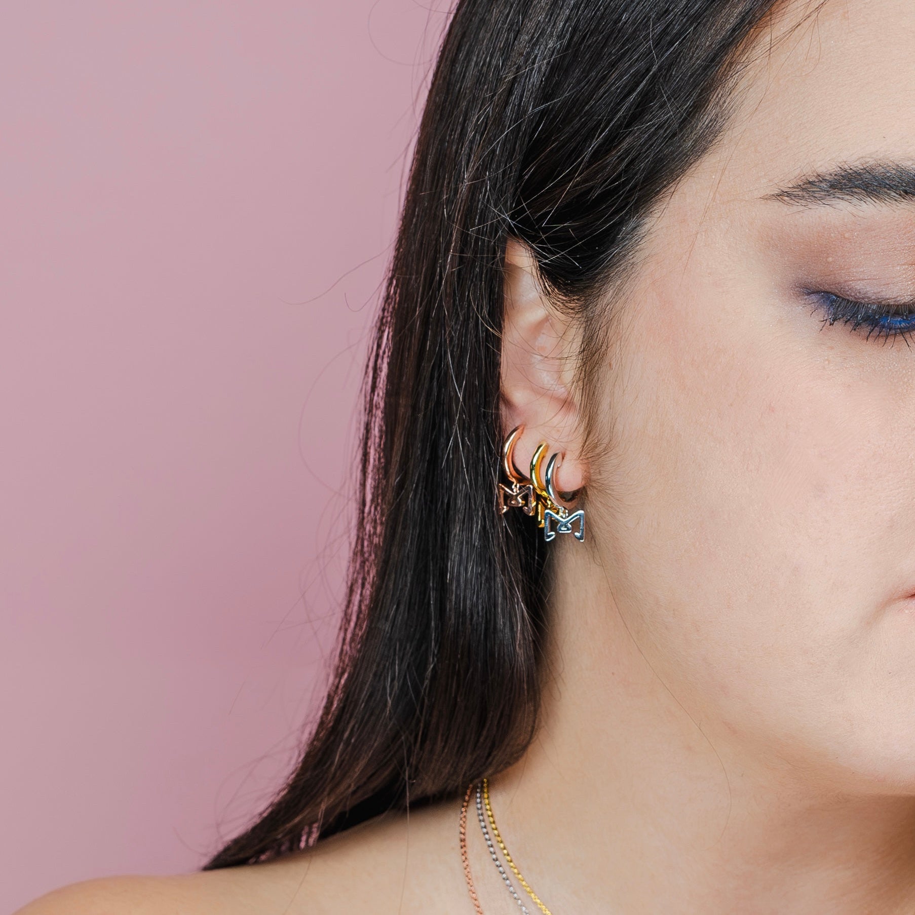 Orecchini Glowy Bow in 3 colori