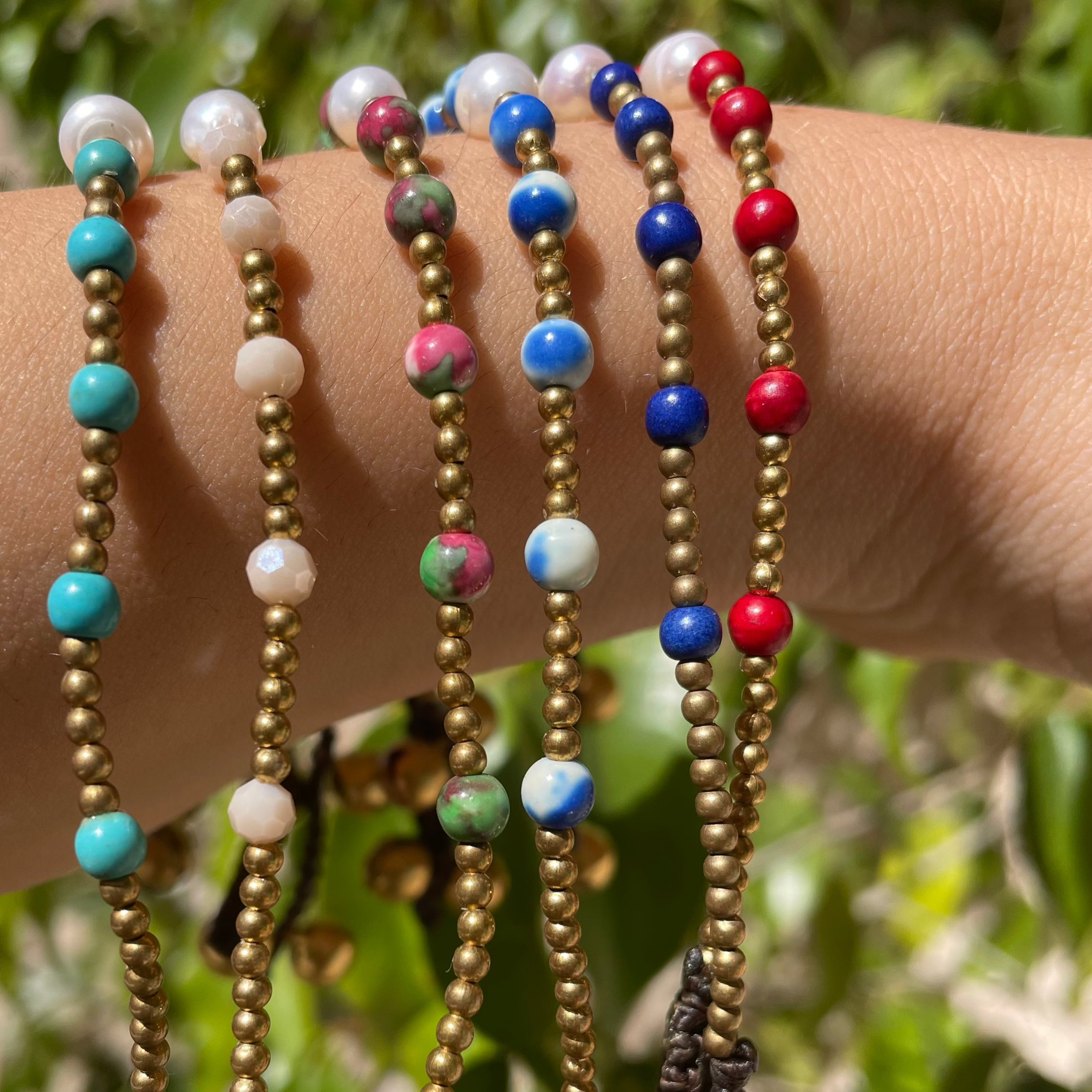 Bracciale con perle di fiume in 6 colori