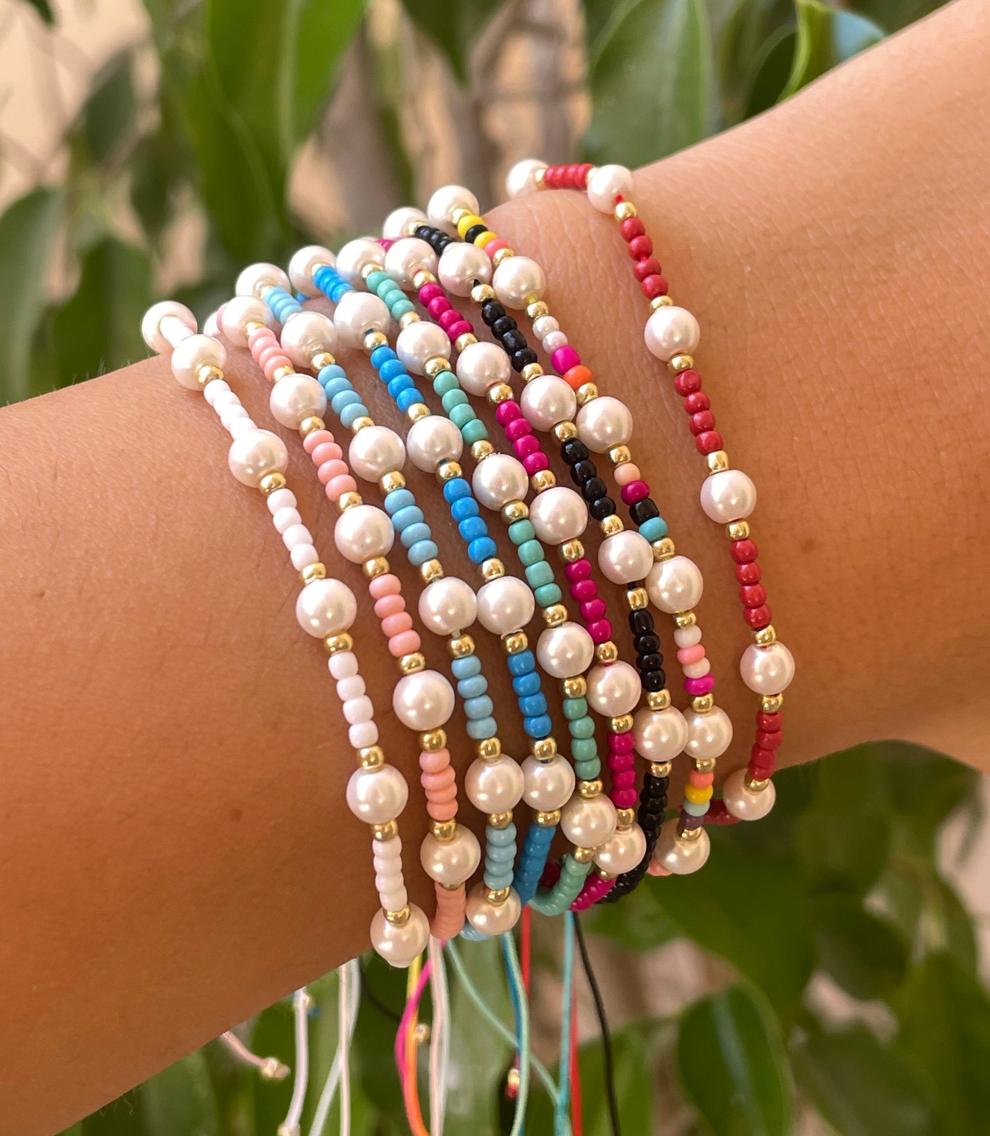 Bracciale con perline colorate in 9 colori
