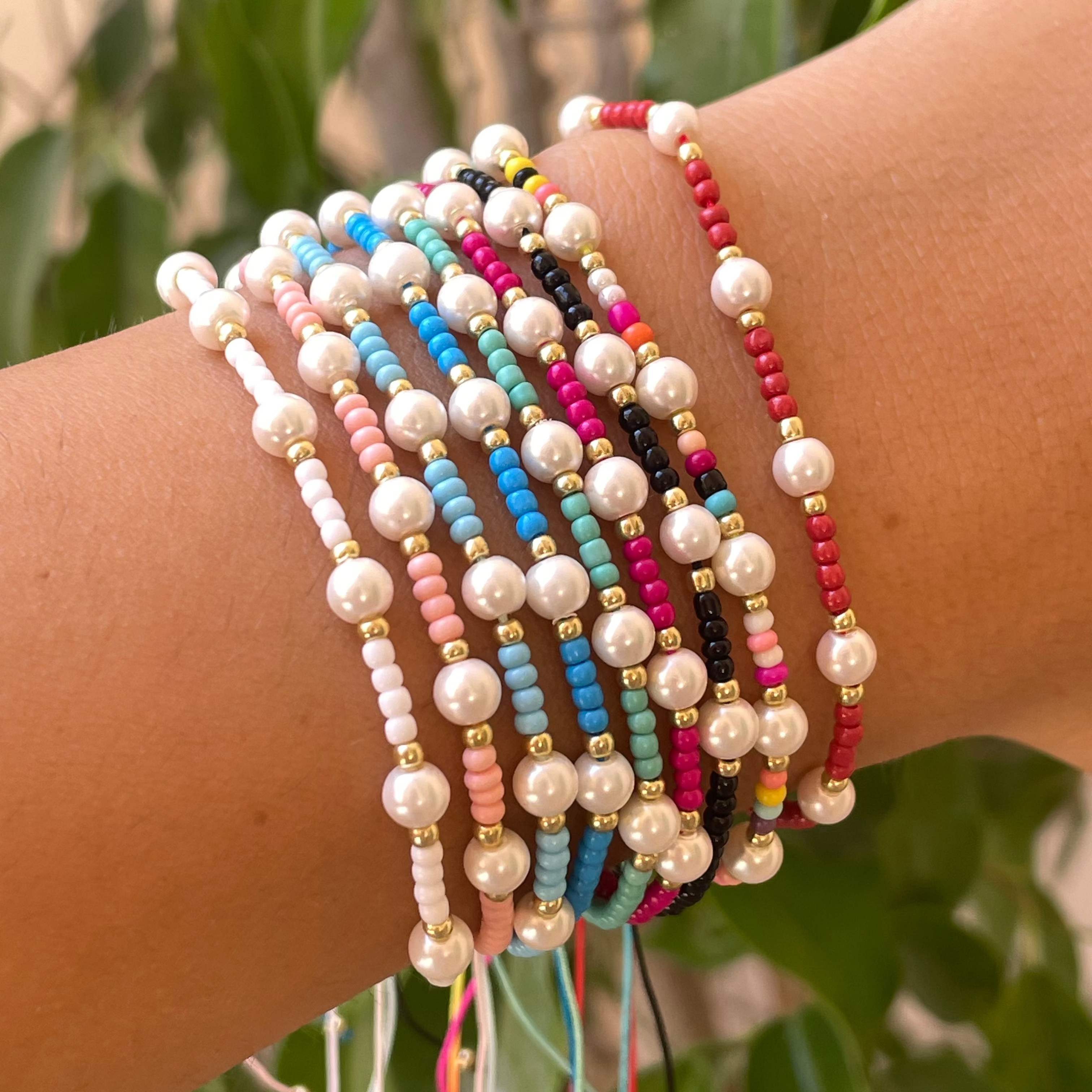 Bracciale con perline colorate in 9 colori