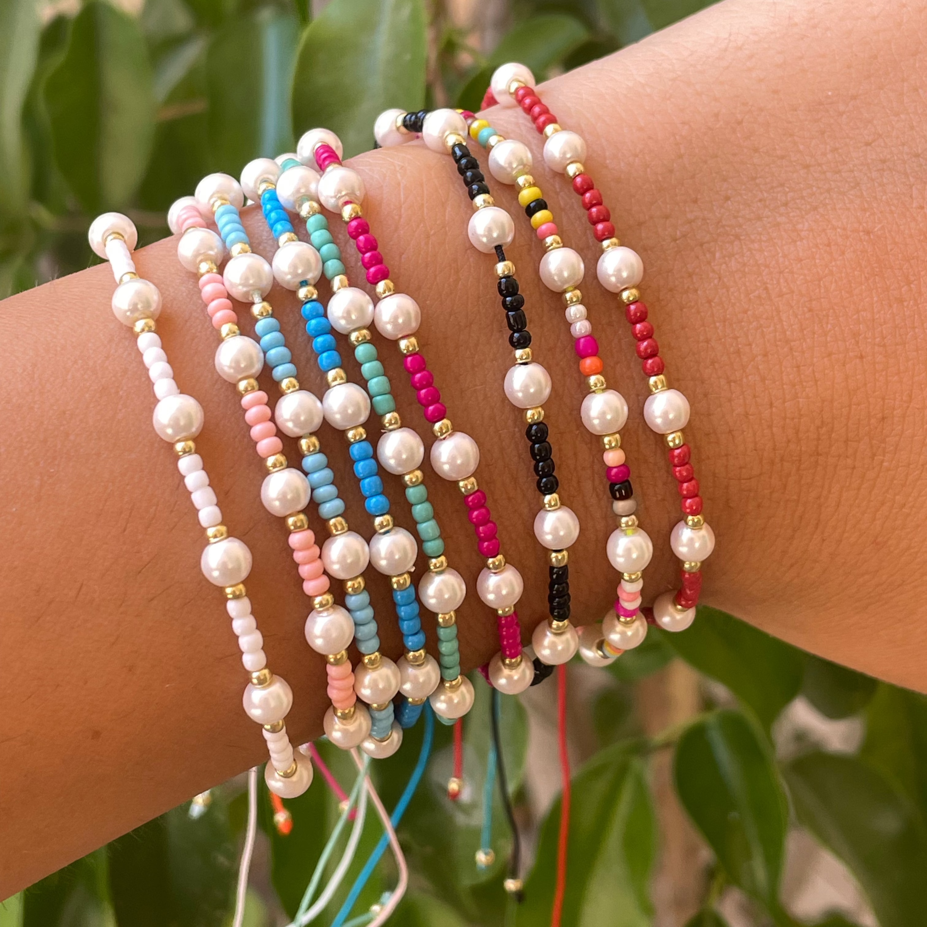 Bracciale con perline colorate in 9 colori