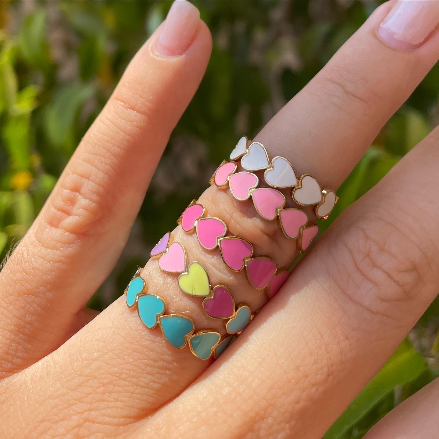 Anello con cuori smaltato in 5 colori