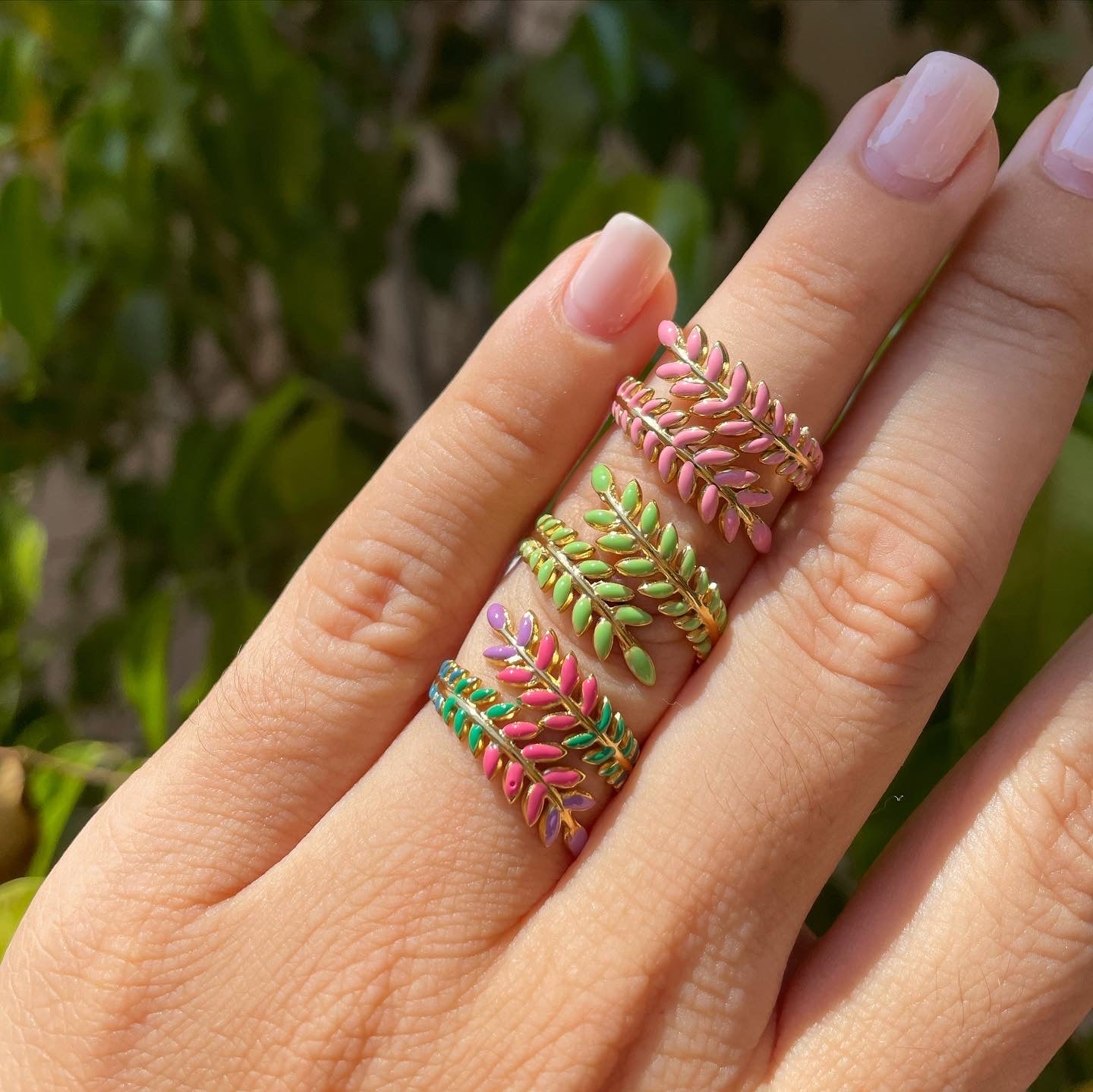 Anello foglia in 4 colori