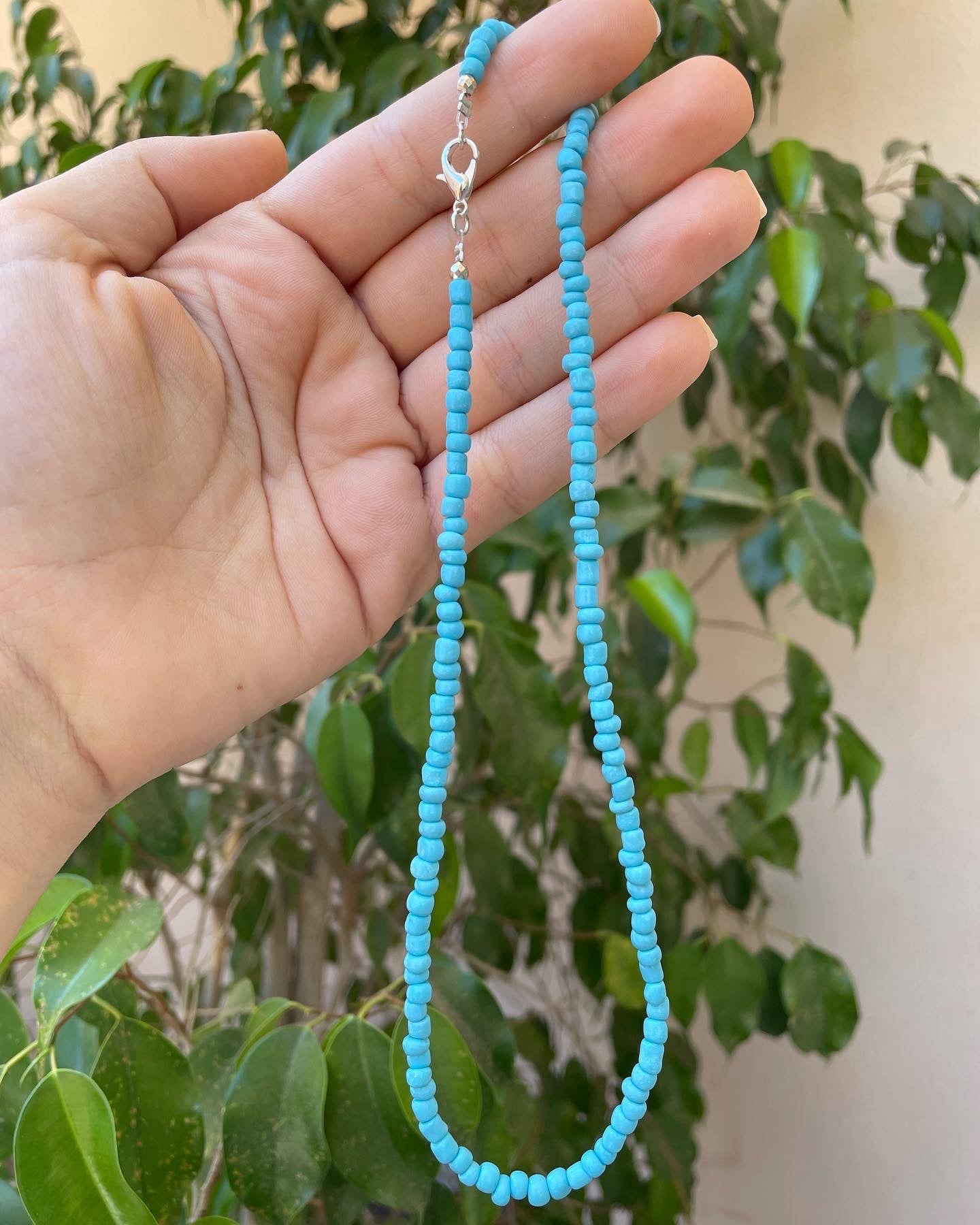 Collana con perline in 10 colori