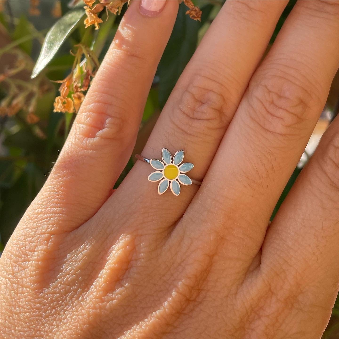 Anello con fiore in 12 colori