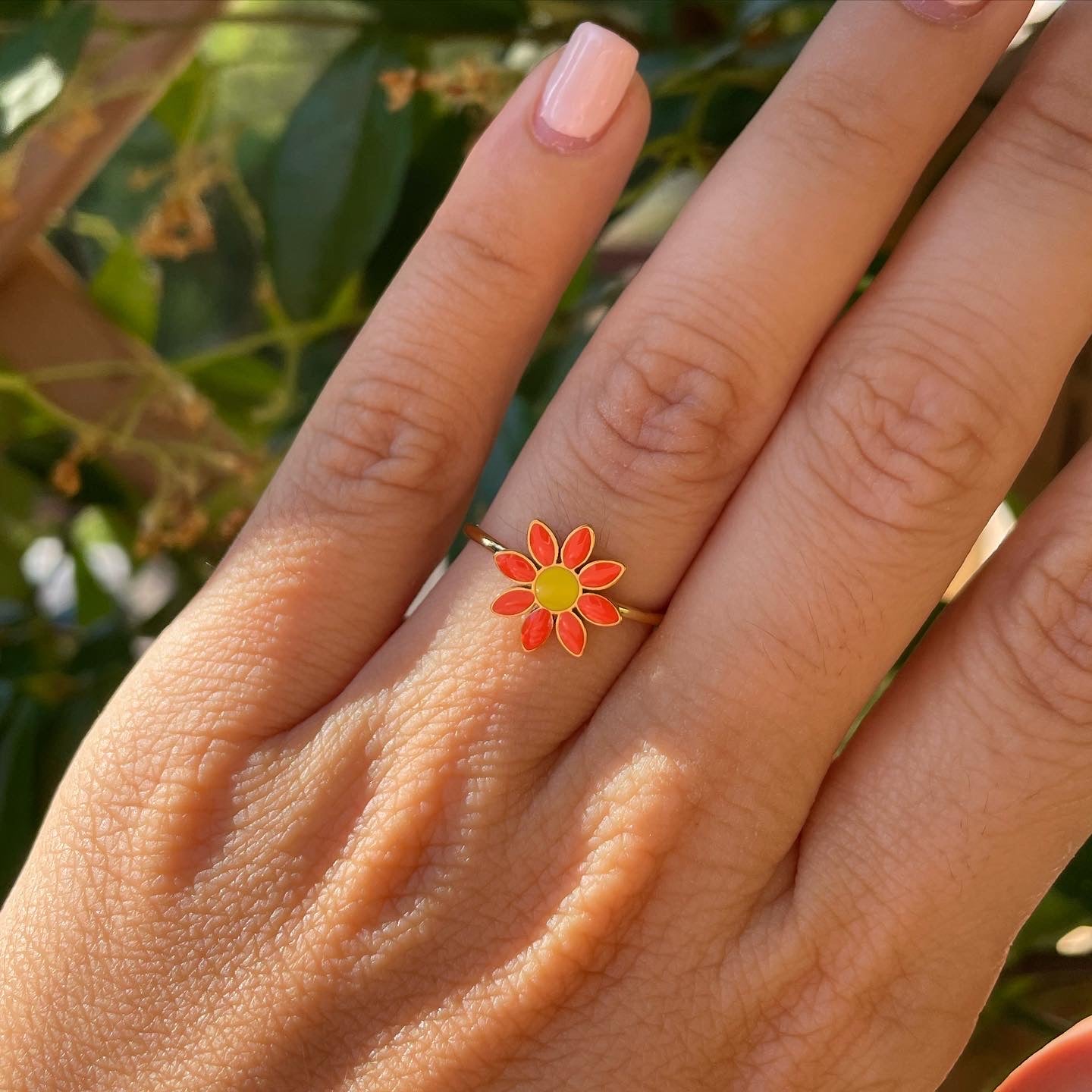 Anello con fiore in 12 colori