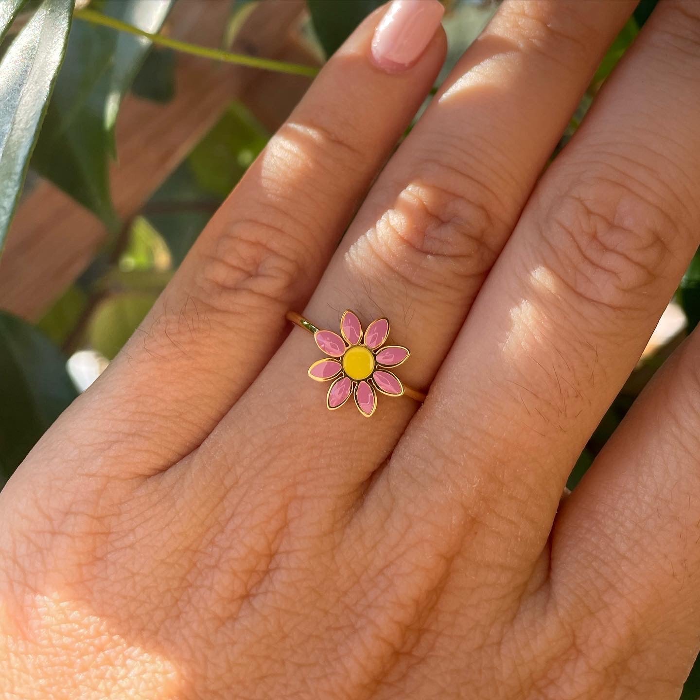Anello con fiore in 12 colori
