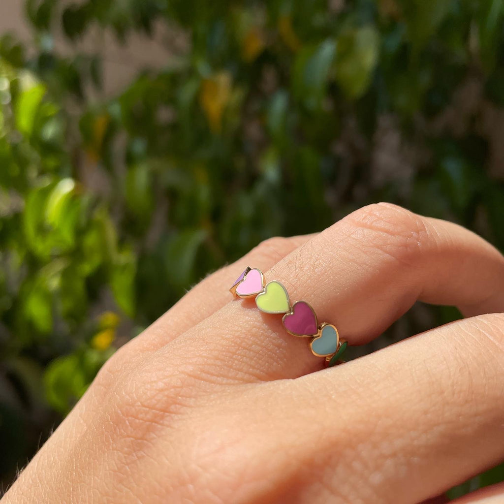 Anello con cuori smaltato in 5 colori