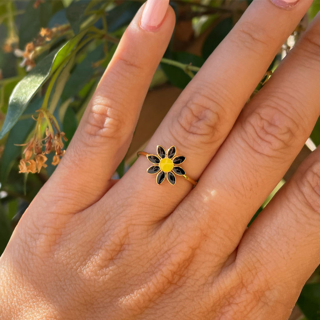 Anello con fiore in 12 colori