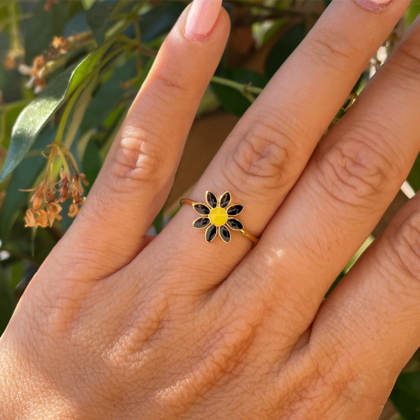 Anello con fiore in 12 colori