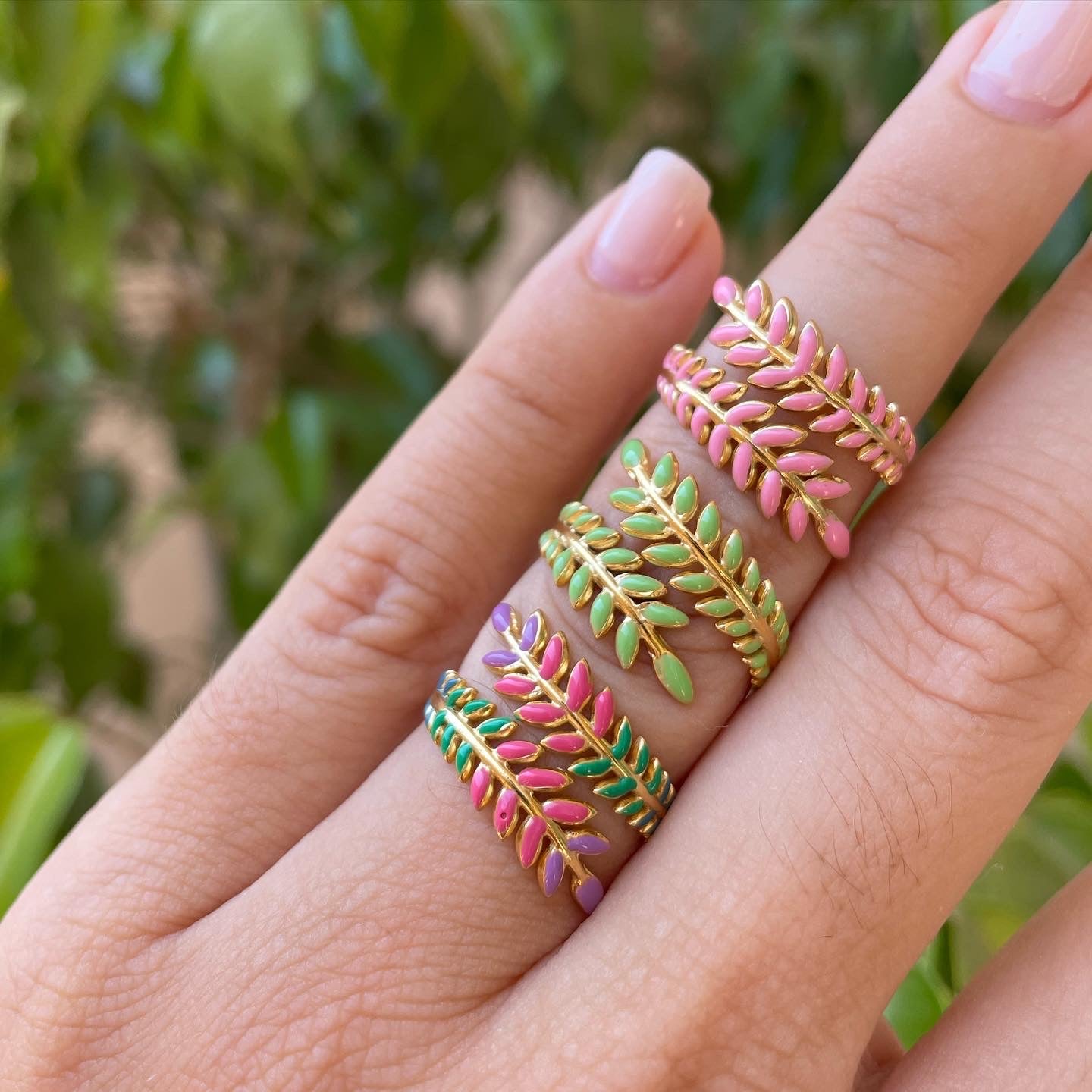 Anello foglia in 4 colori