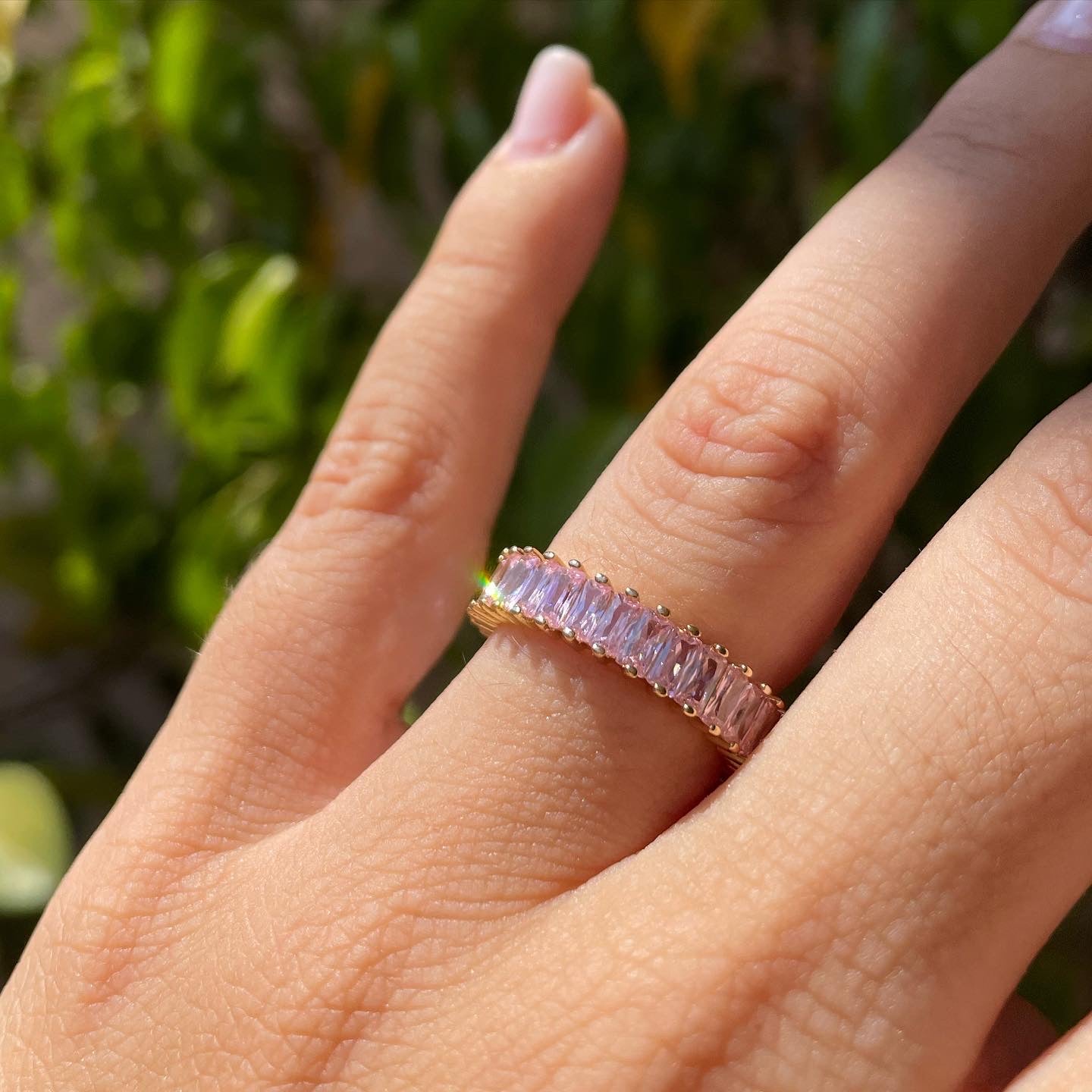 Anello con vetrini in 6 colori
