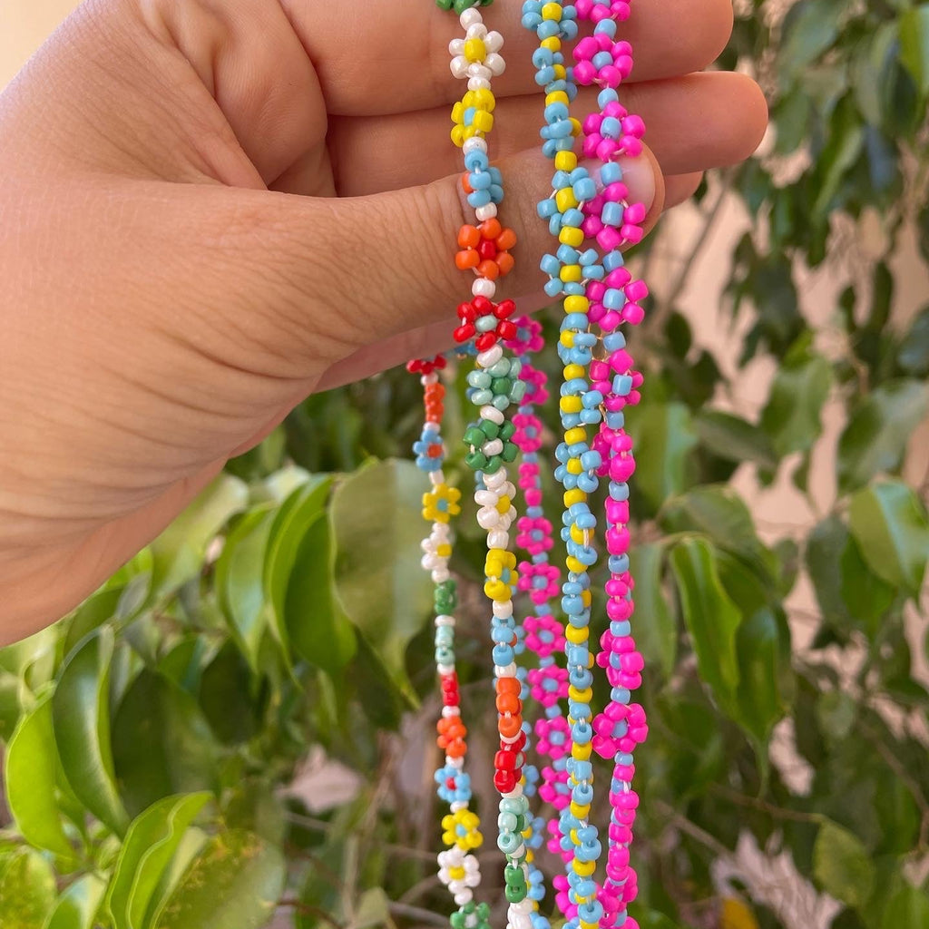 Collana con fiori in 3 colori