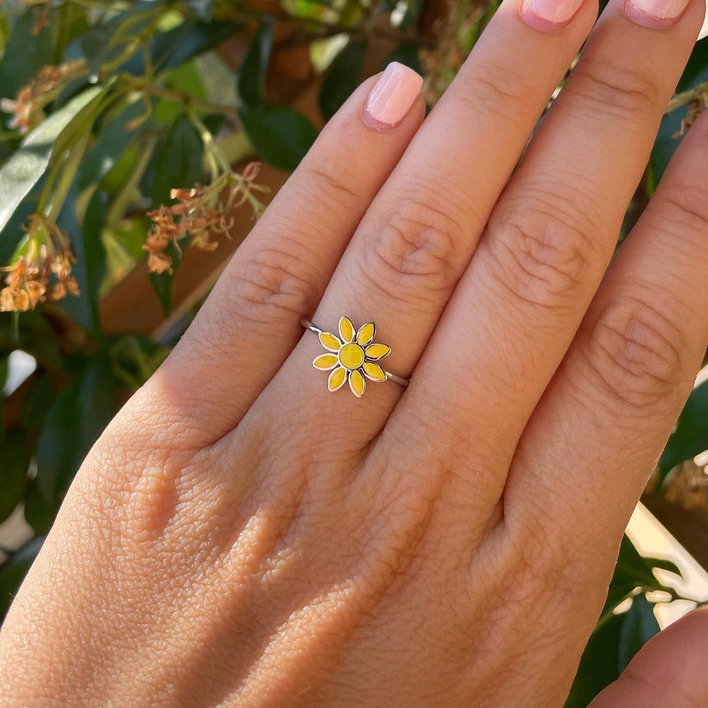 Anello con fiore in 12 colori