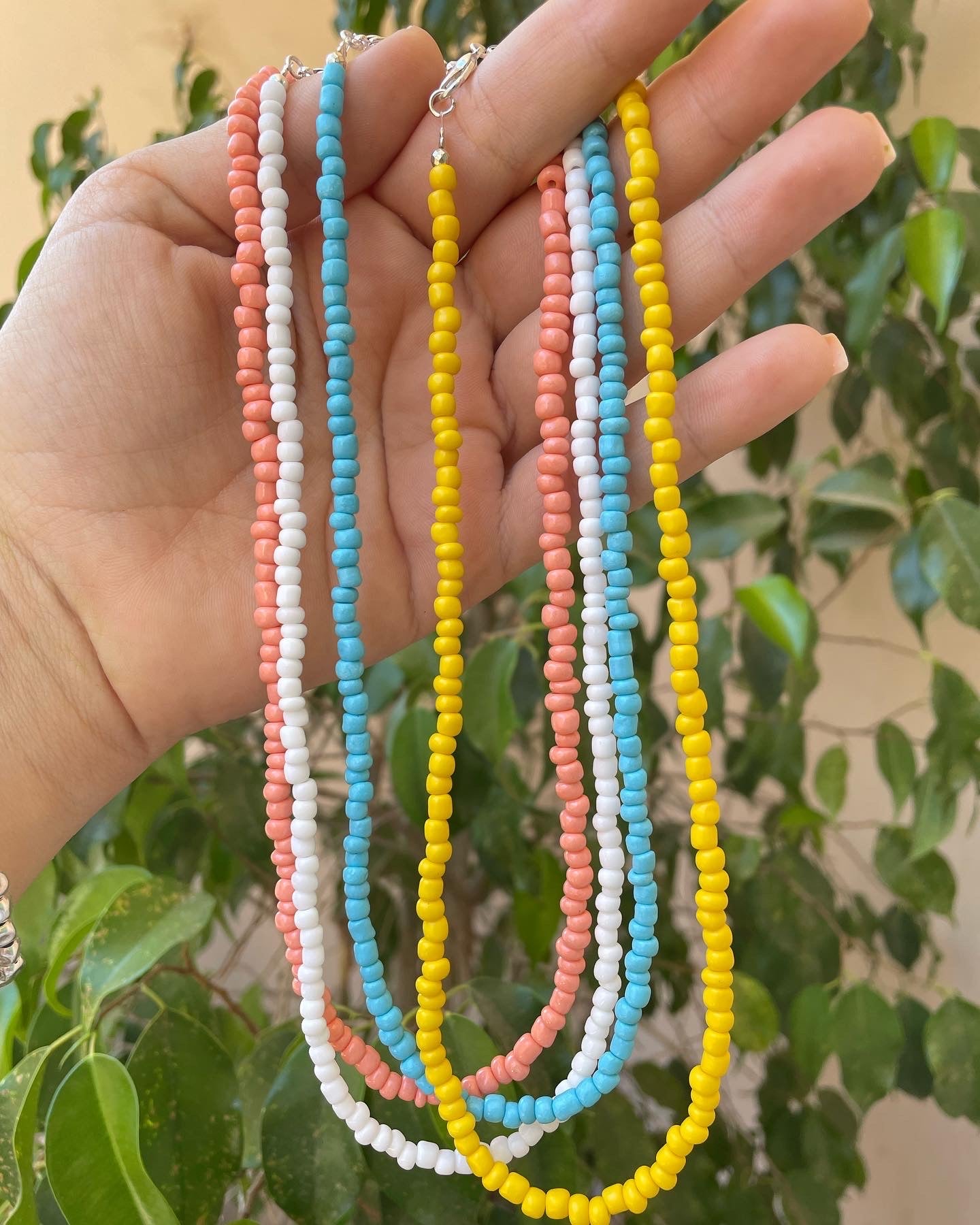 Collana con perline in 10 colori