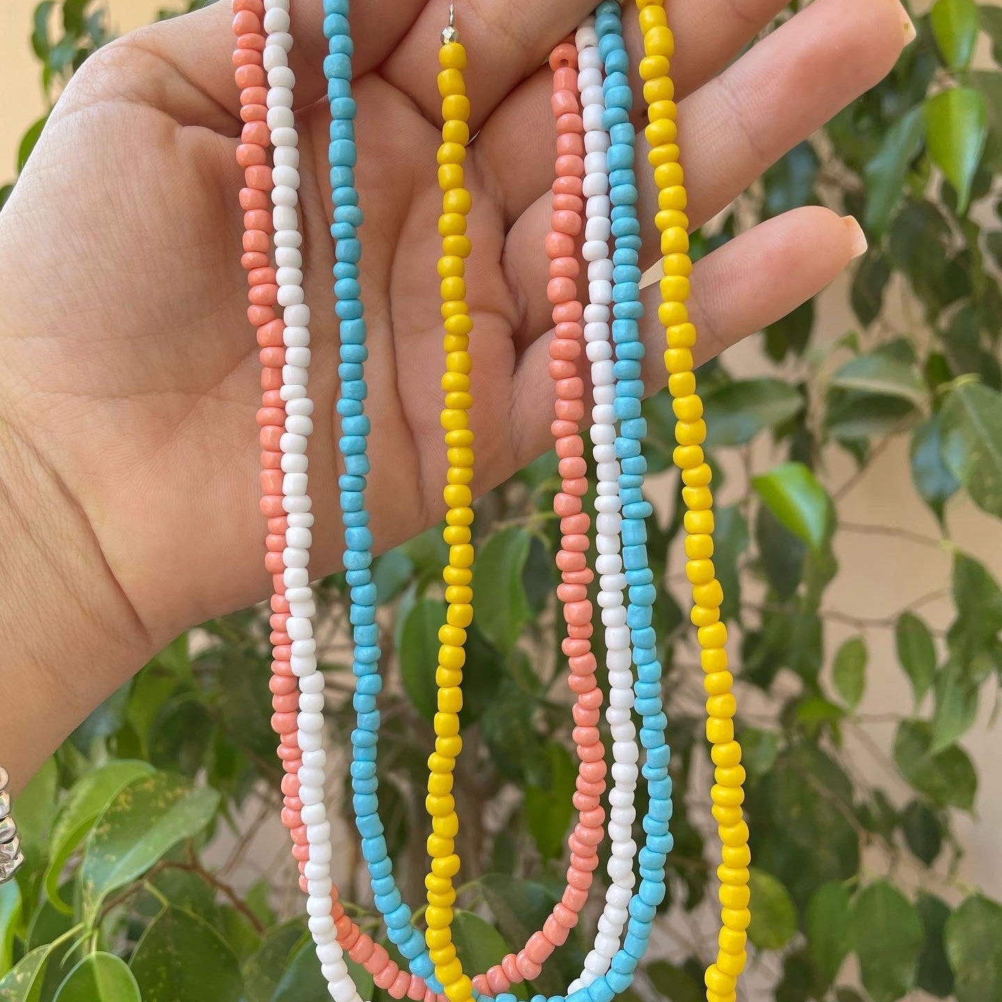 Collana con perline in 10 colori