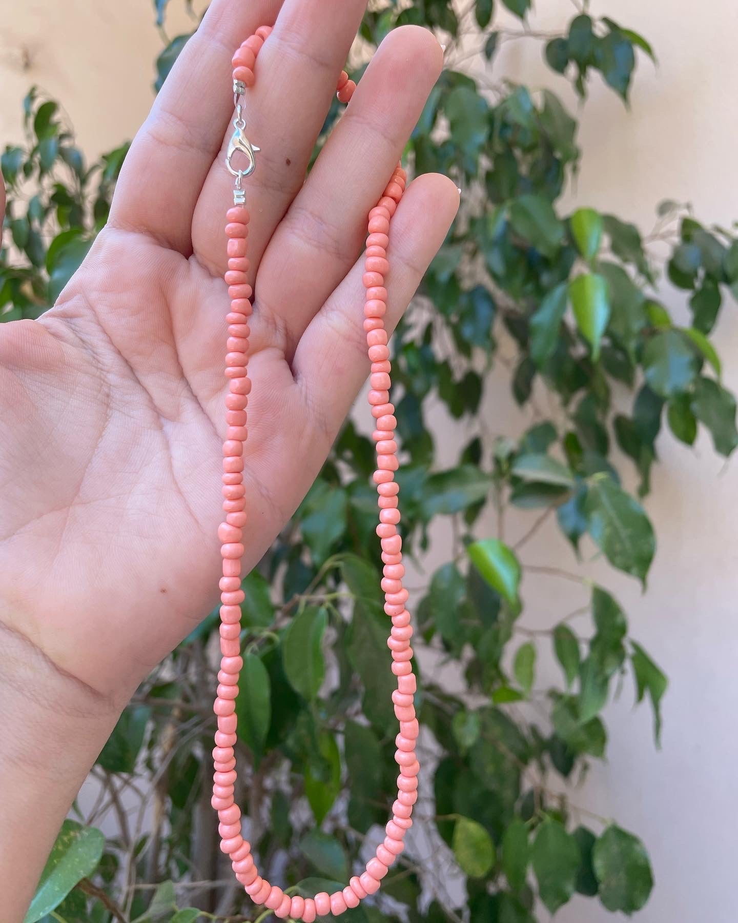 Collana con perline in 10 colori