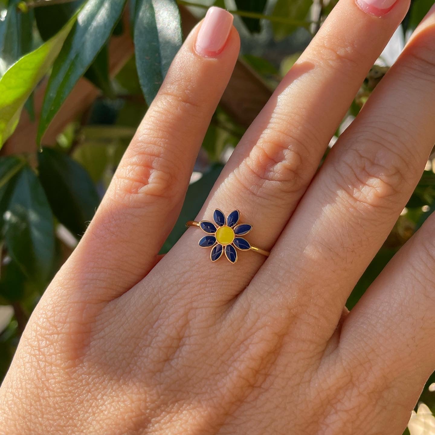 Anello con fiore in 12 colori