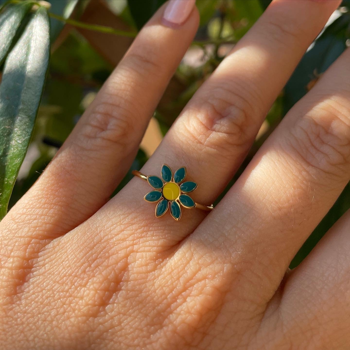 Anello con fiore in 12 colori
