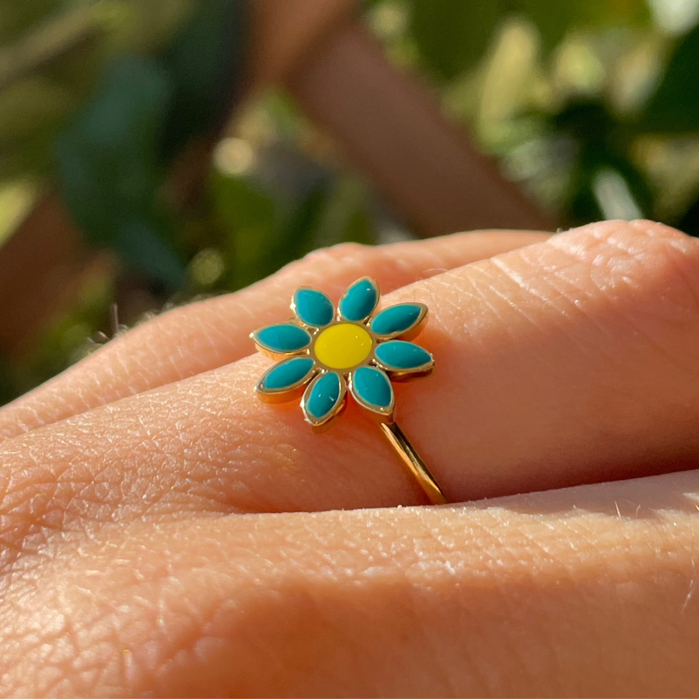 Anello con fiore in 12 colori