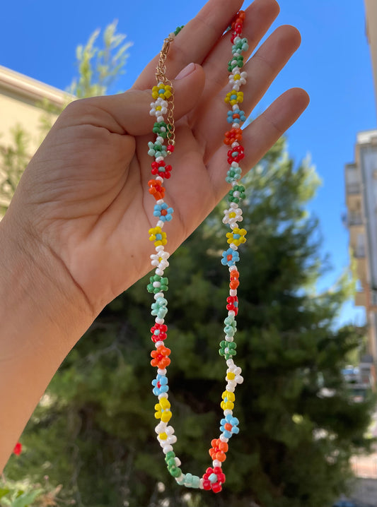 Collana con fiori in 3 colori