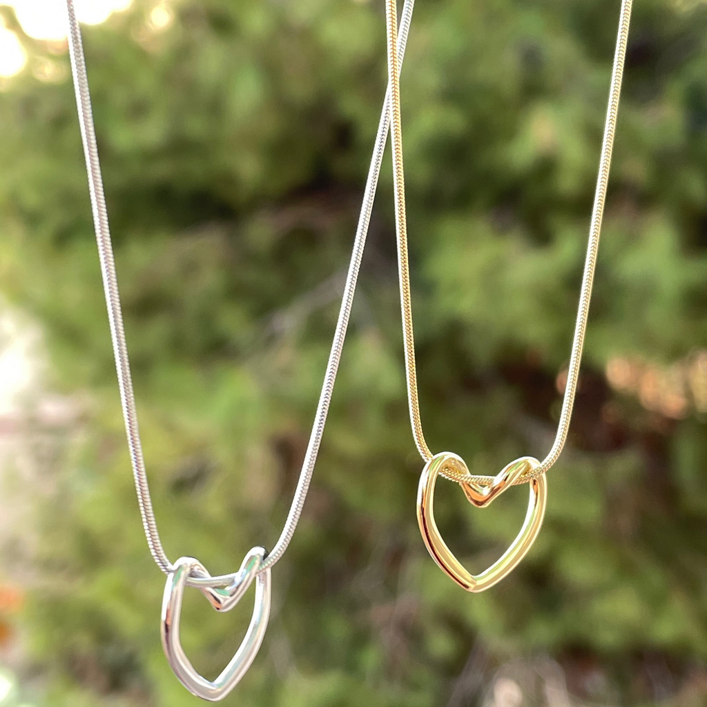 Collana lovi in 2 colori