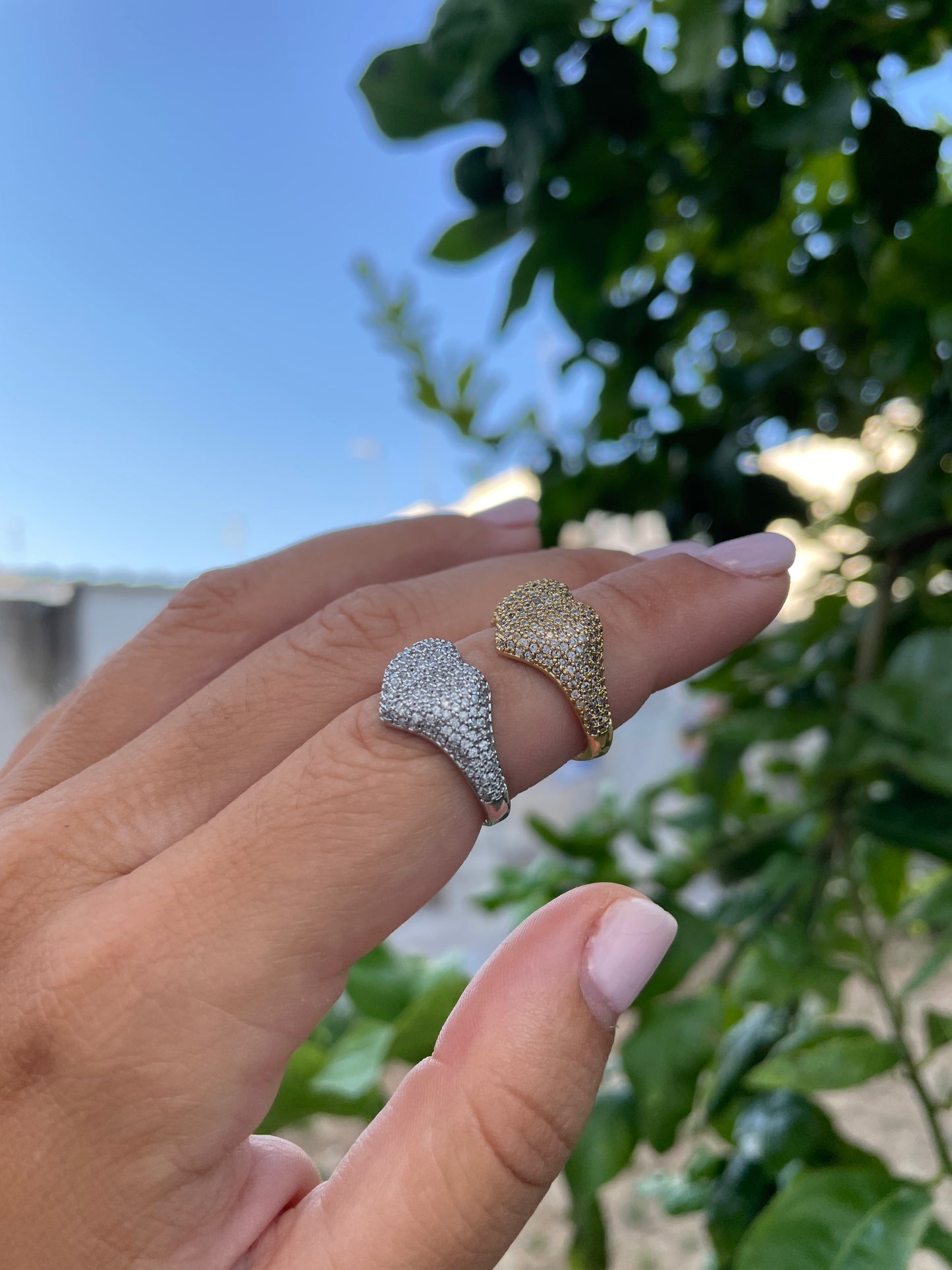Anello con cuore strassato in 2 colori