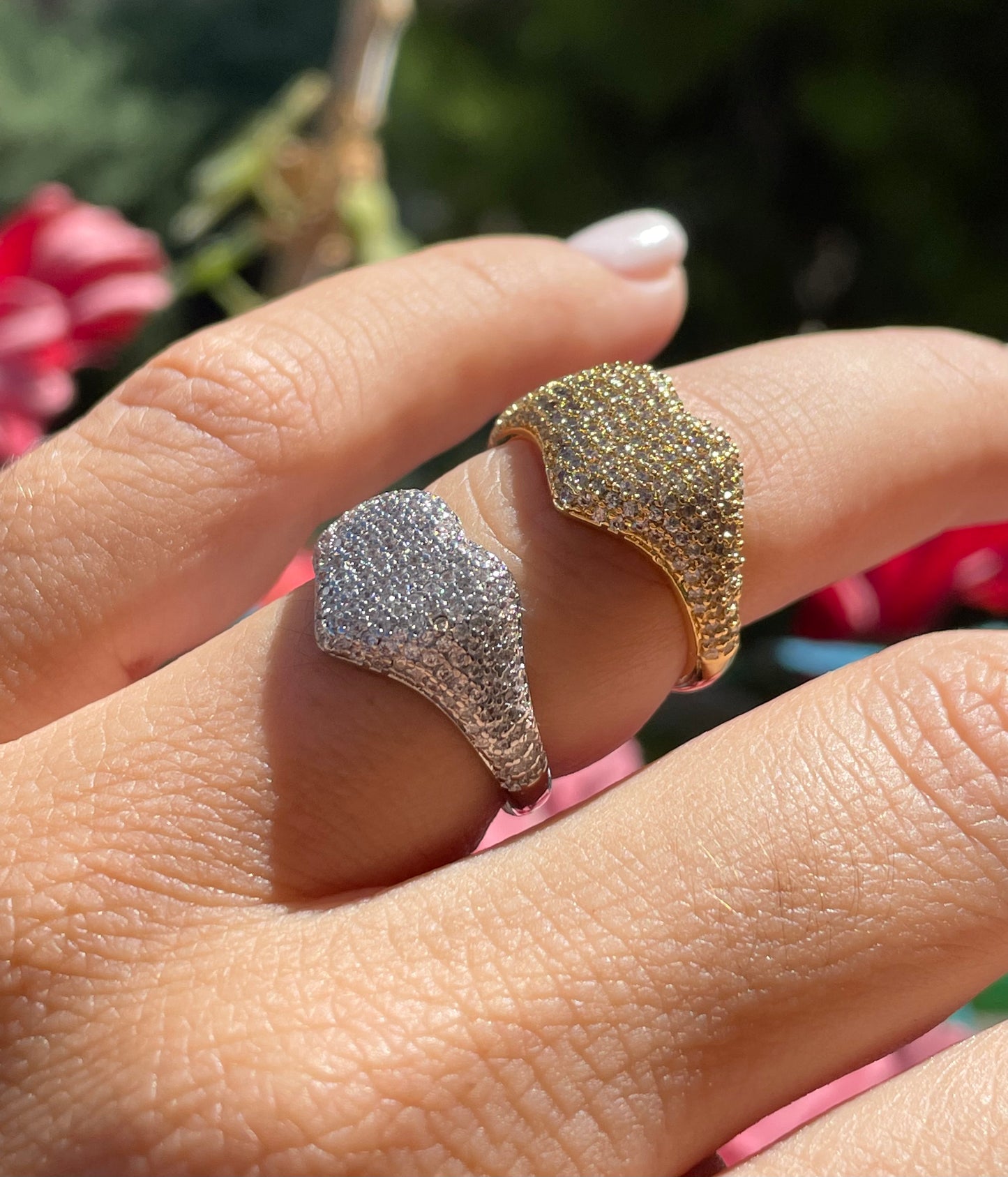 Anello con cuore strassato in 2 colori
