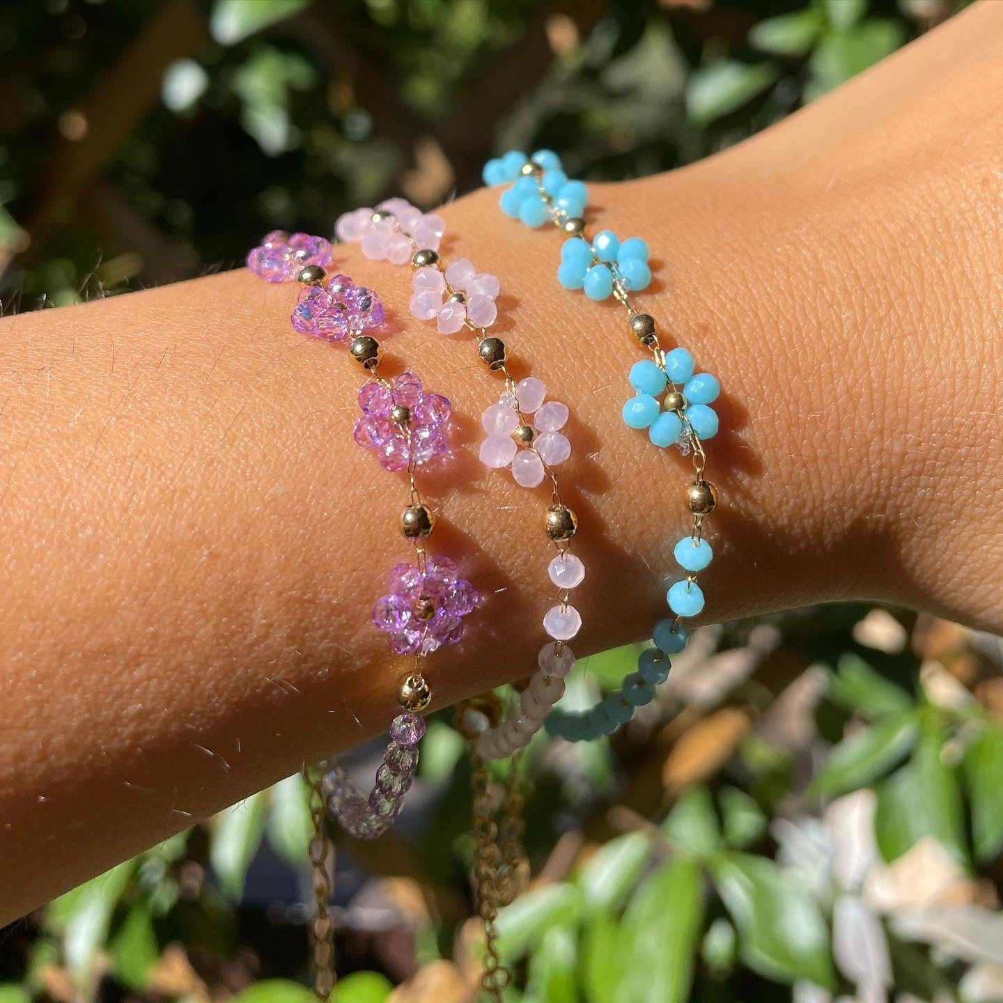 Bracciale con fiori in 3 colori