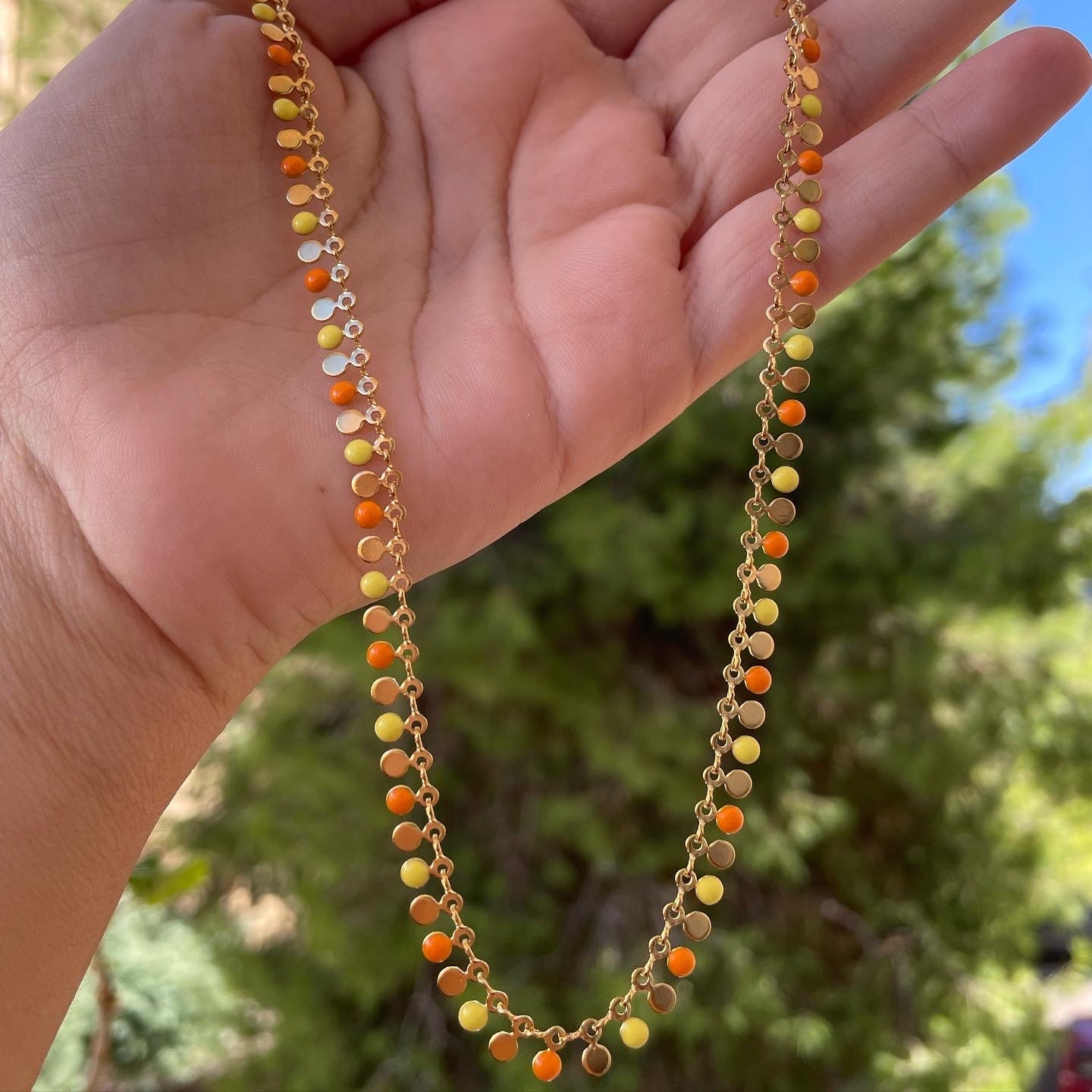 Collana con pallini in 3 colori