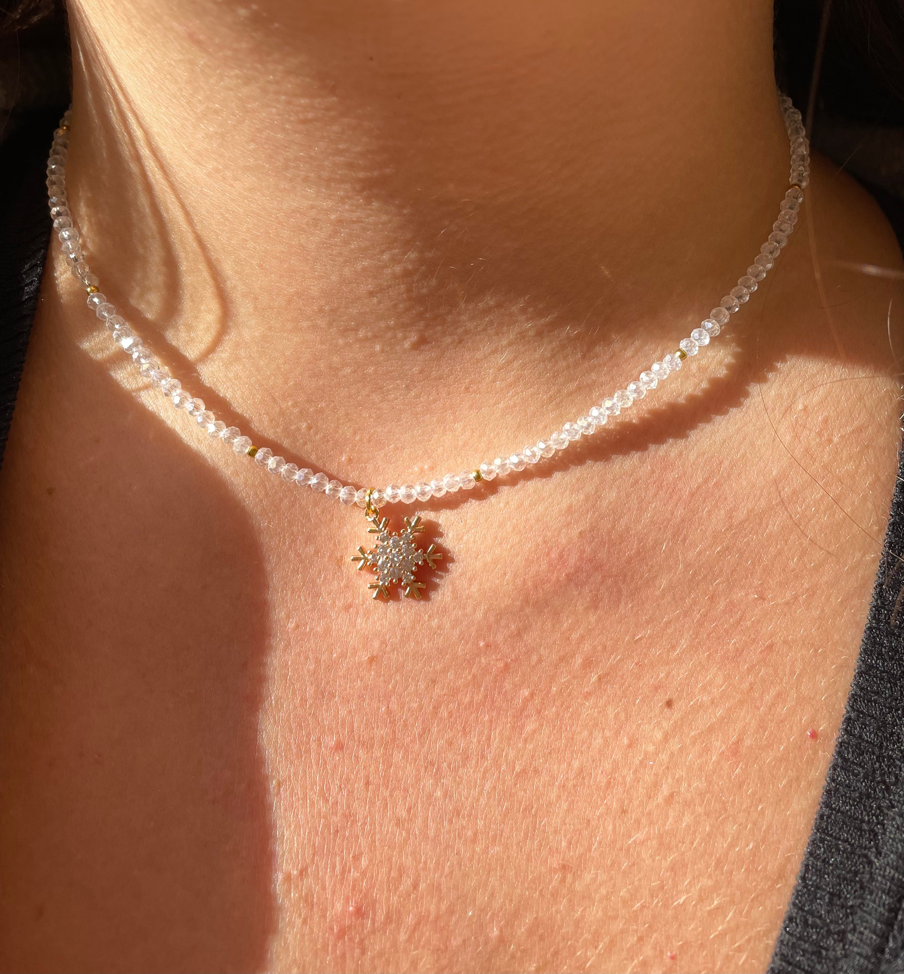 Collana con perline e fiocco di neve
